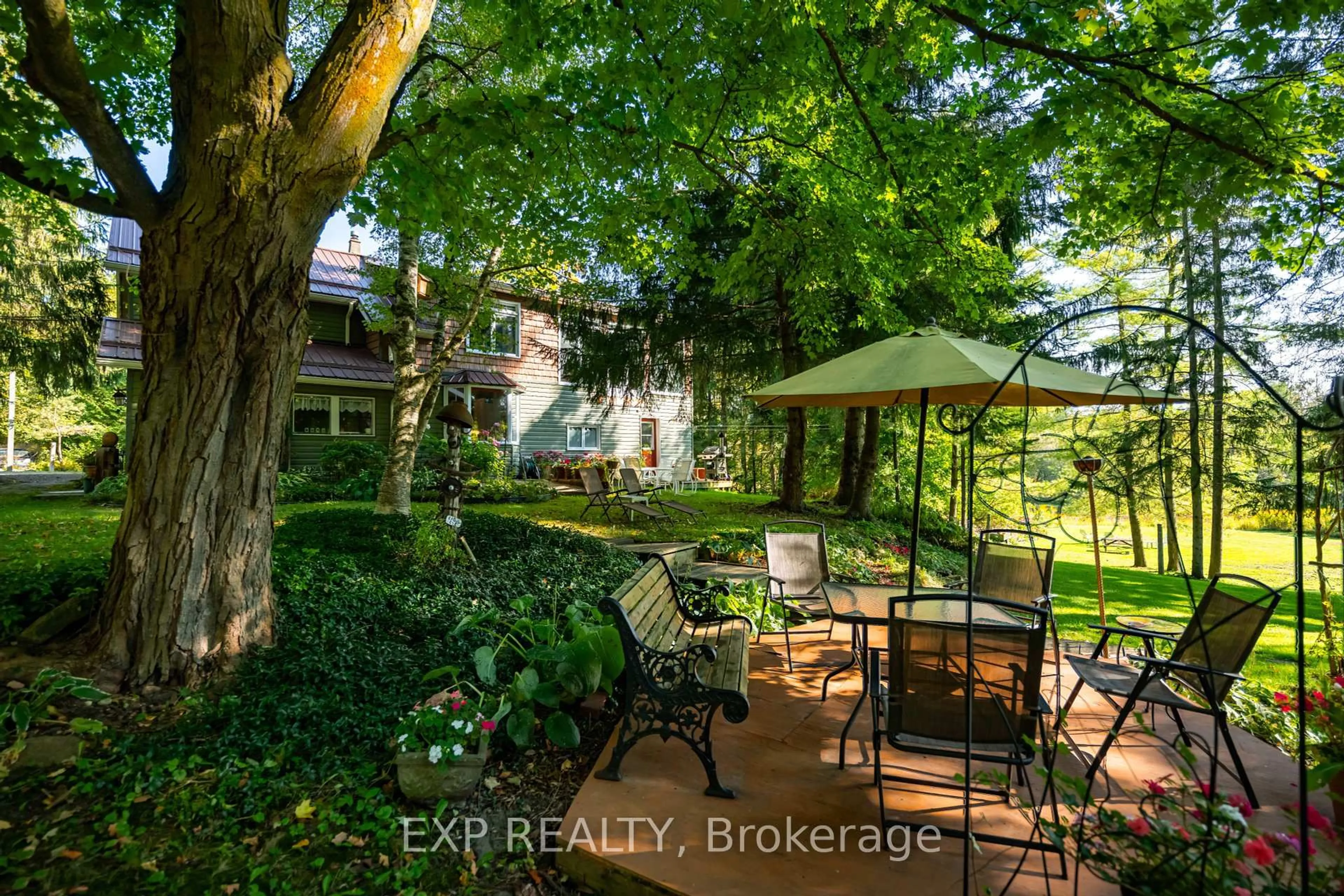 Patio, street for 16 Mill St, Amaranth Ontario L9W 3Z3