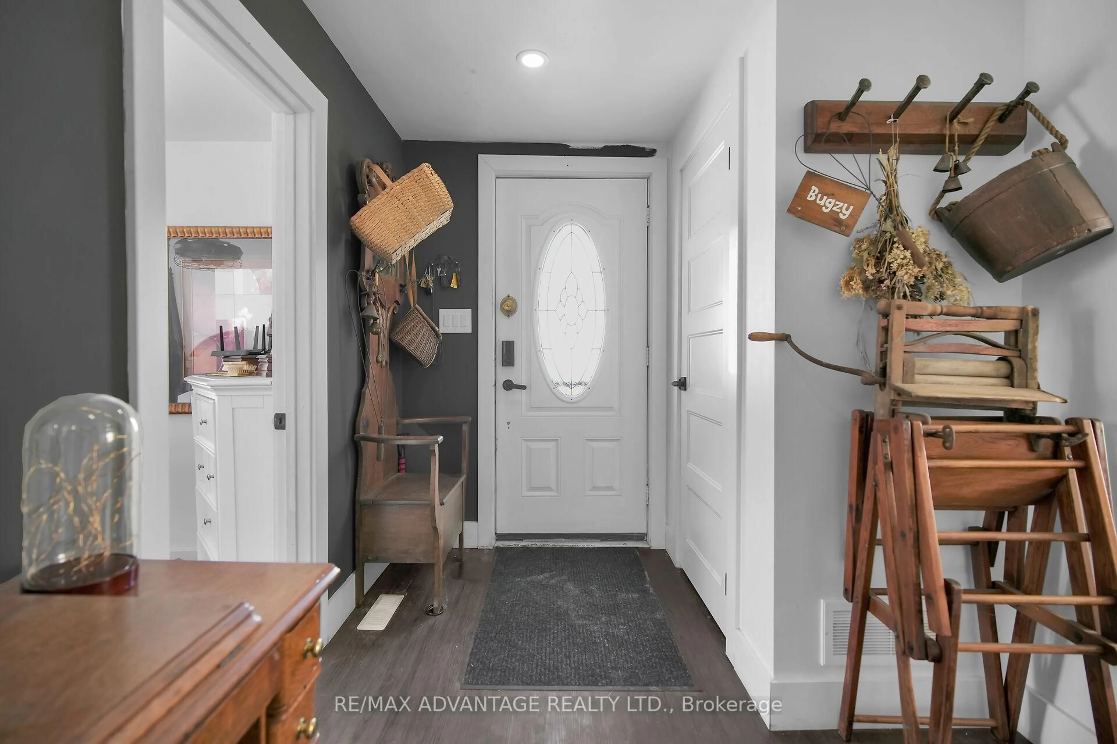 Indoor entryway for 248 Borden Ave, Central Elgin Ontario N0L 1B0