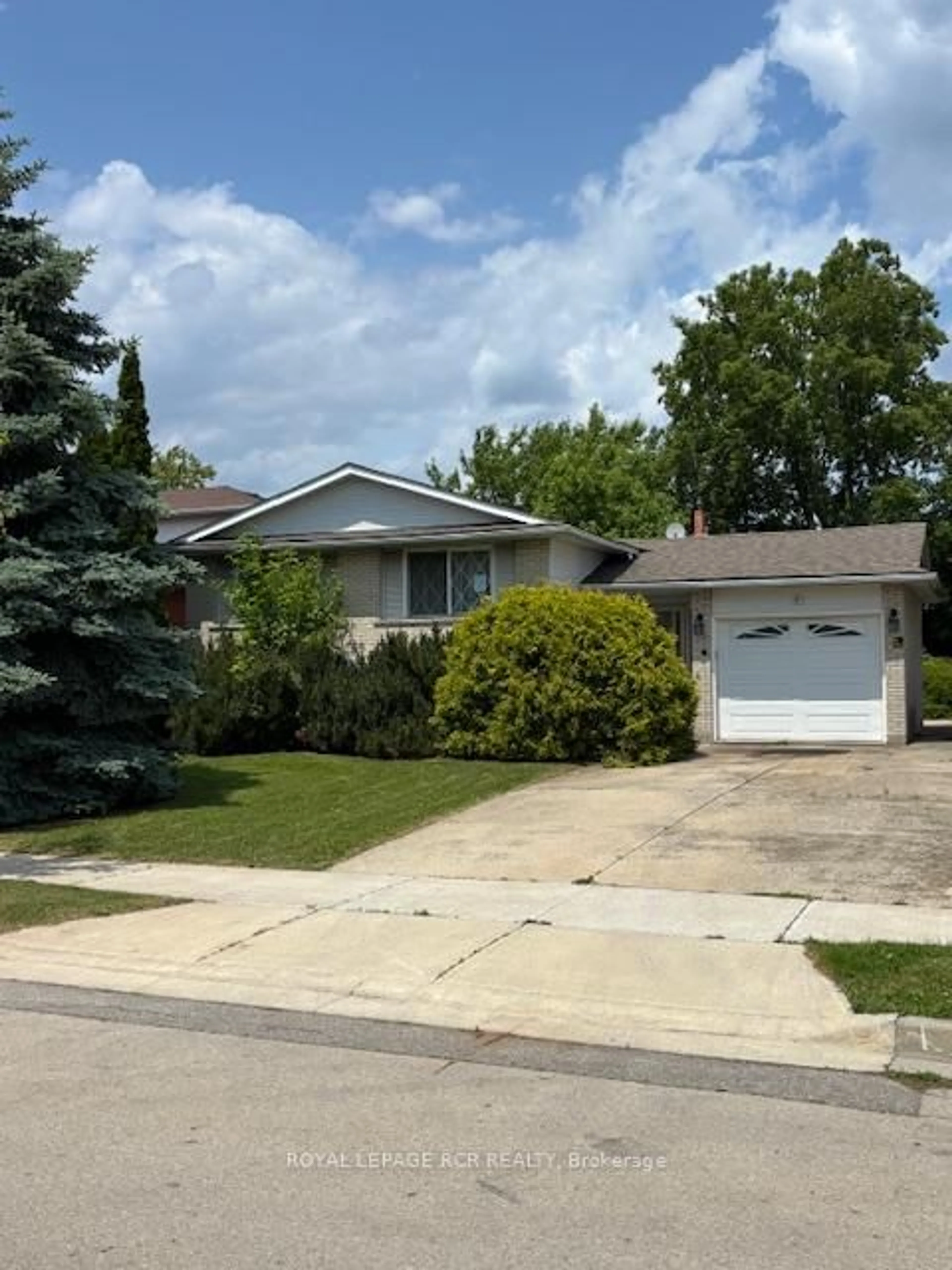 Home with vinyl exterior material, street for 48 Seaton Place Dr, Hamilton Ontario L9E 2E6