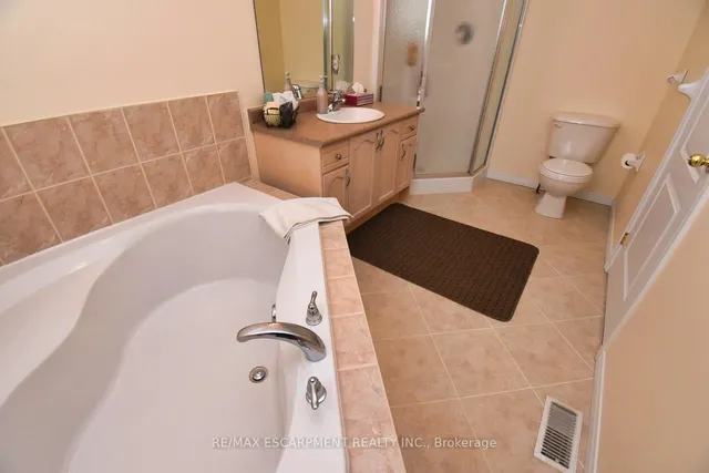 Additional property image - 7 Southside Pl Unit 49