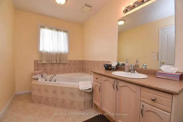Additional property image - 7 Southside Pl Unit 49