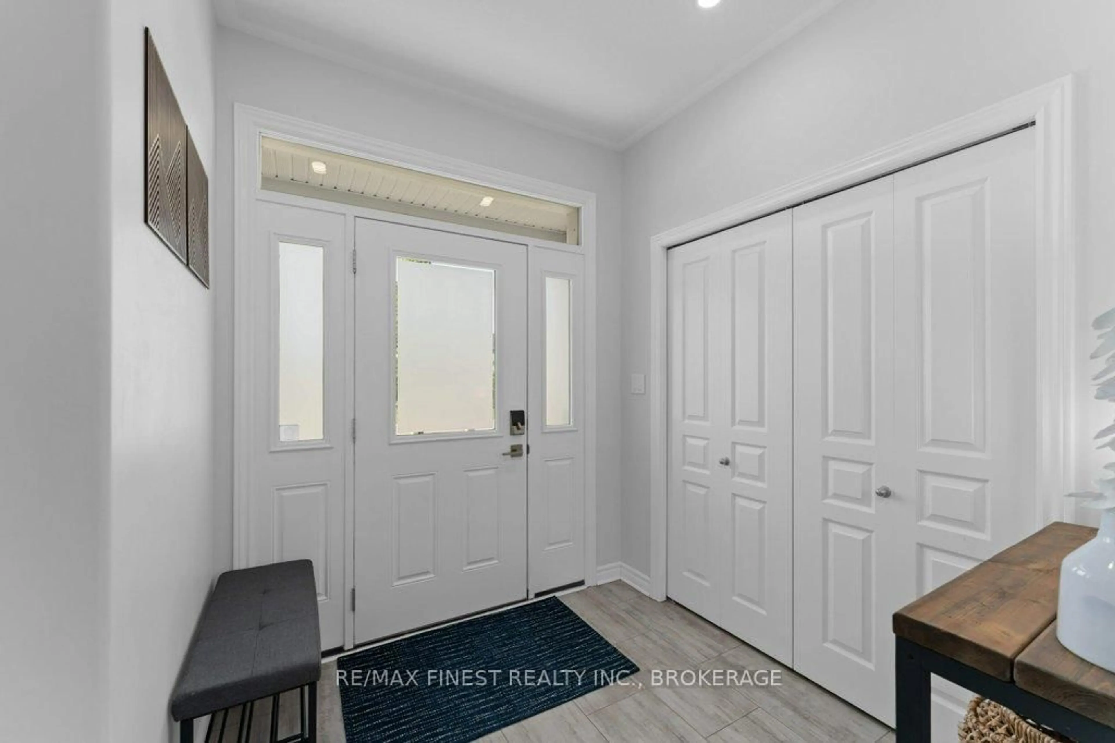 Indoor entryway for 1604 Brookdayle Ave, Kingston Ontario K7P 0S8