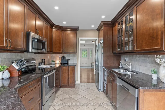 Additional property image - 61 Seaton Place Dr