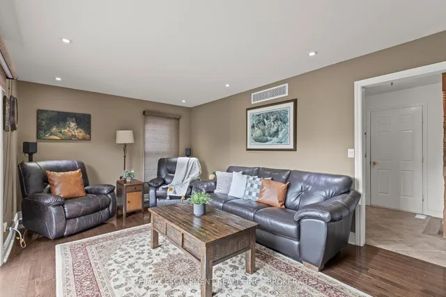 Additional property image - 61 Seaton Place Dr