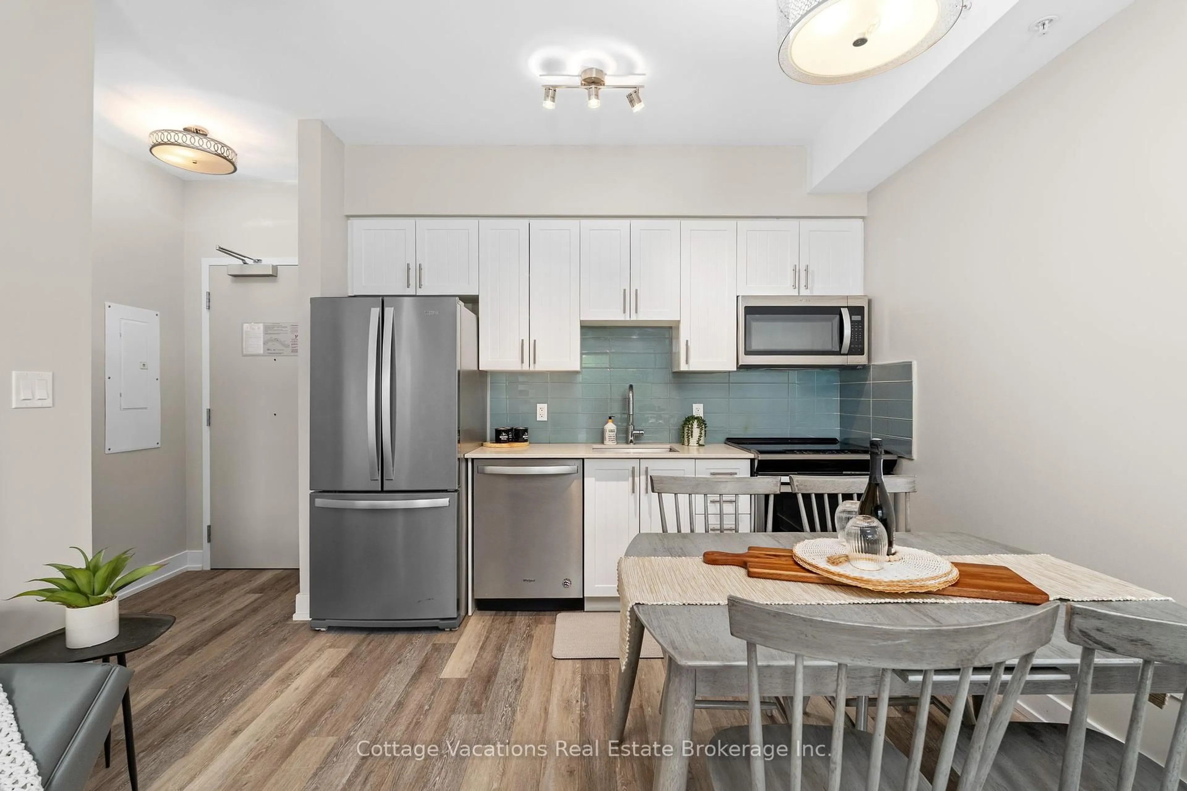 Standard kitchen, unknown for 25 Pen Lake Pt #314, Huntsville Ontario P1H 1A9