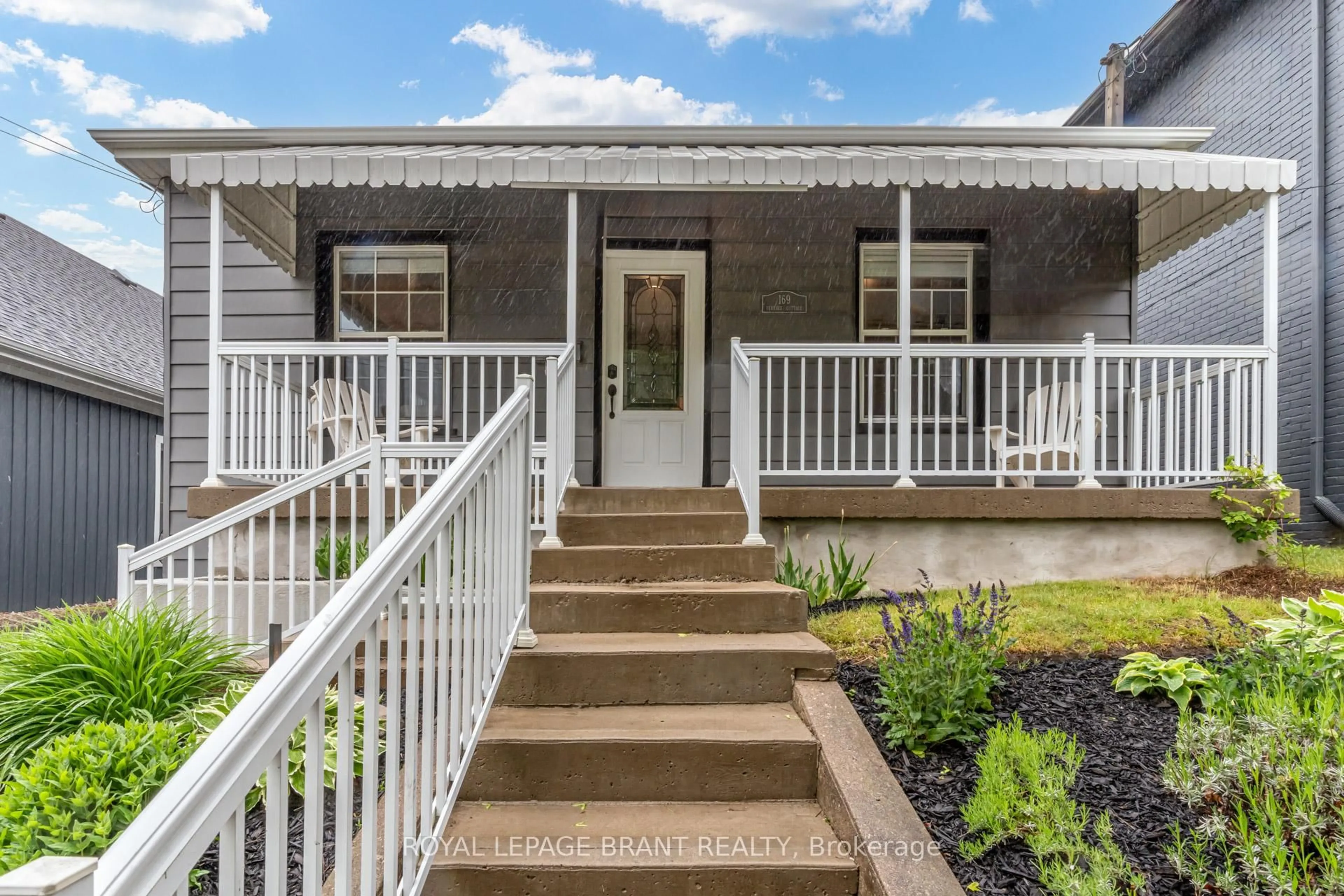 Home with vinyl exterior material, street for 169 Terrace Hill St, Brantford Ontario N3R 1G5
