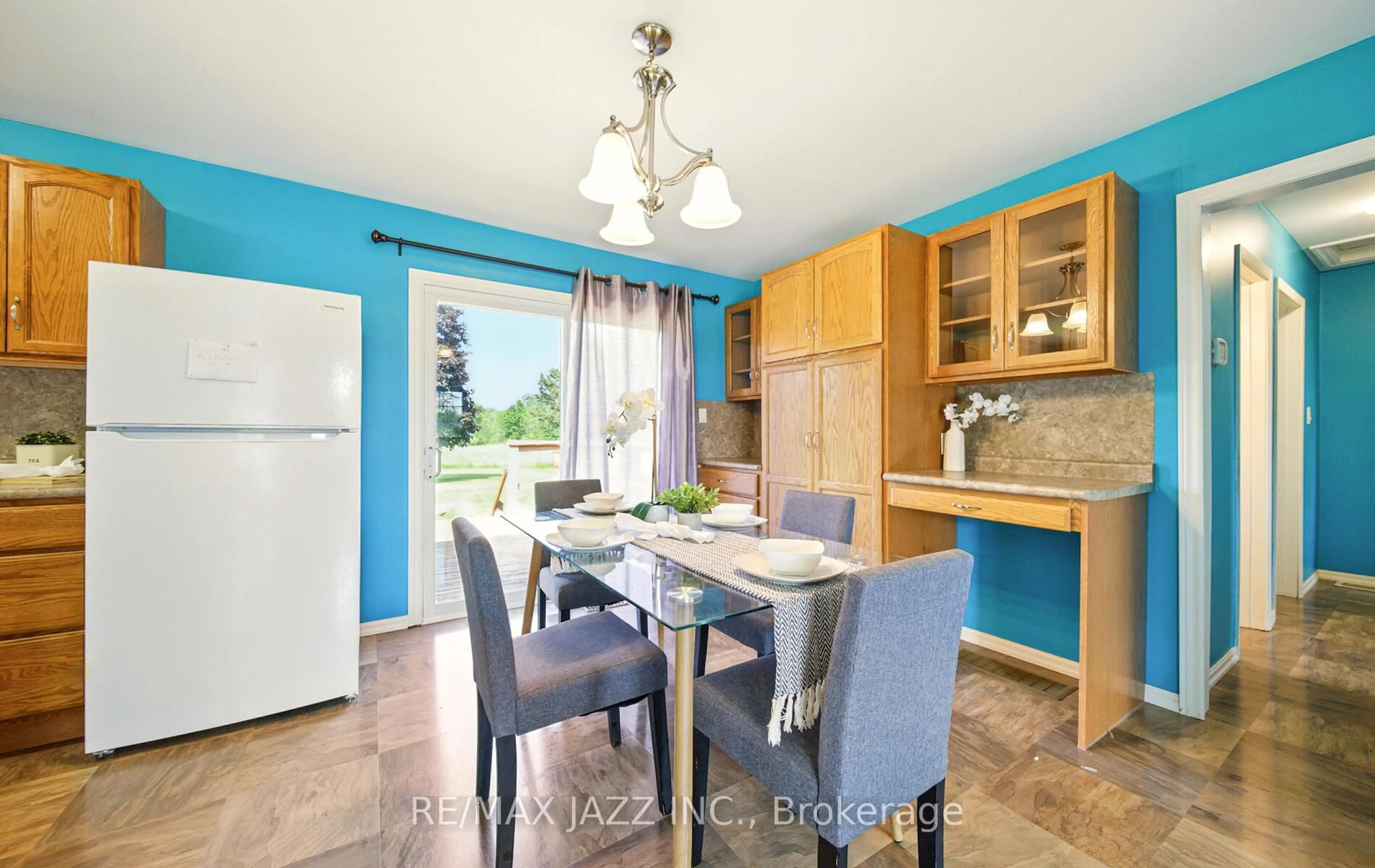 Dining room, ceramic/tile floor for 8106 Tinkerville Rd, Port Hope Ontario L0A 1B0