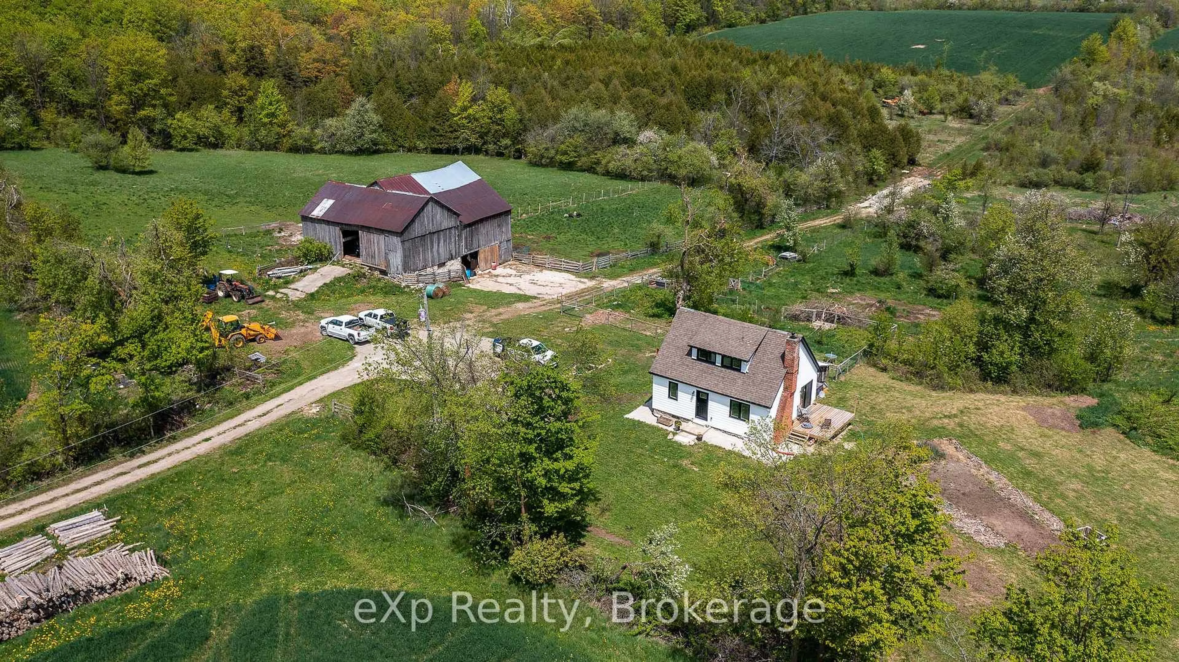 A pic from outside/outdoor area/front of a property/back of a property/a pic from drone, building for 58111 12th Line, Meaford Ontario N4L 1W5