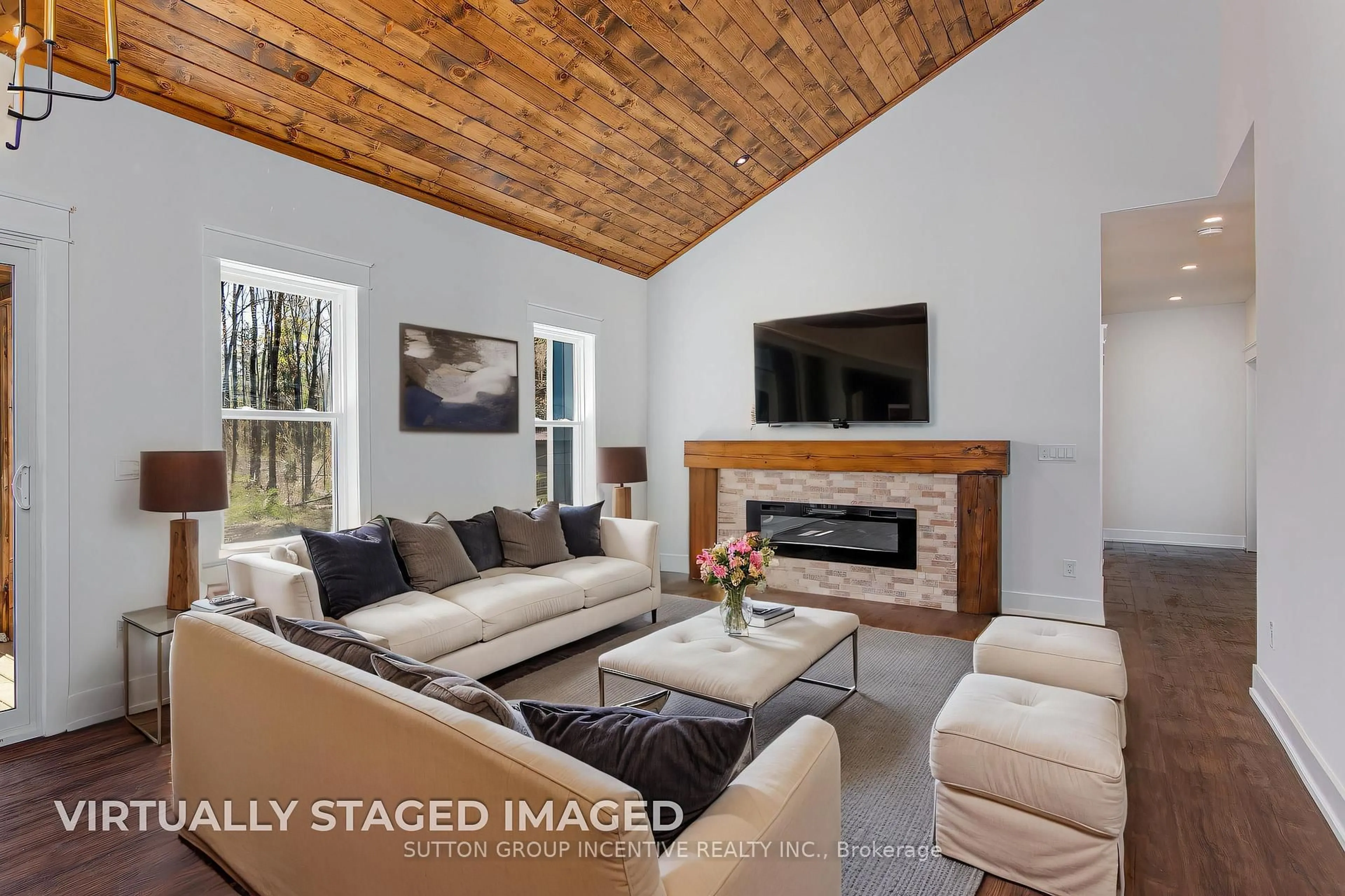 Living room with furniture, unknown for 26 MCLEISH Dr, Kawartha Lakes Ontario L0K 1W0