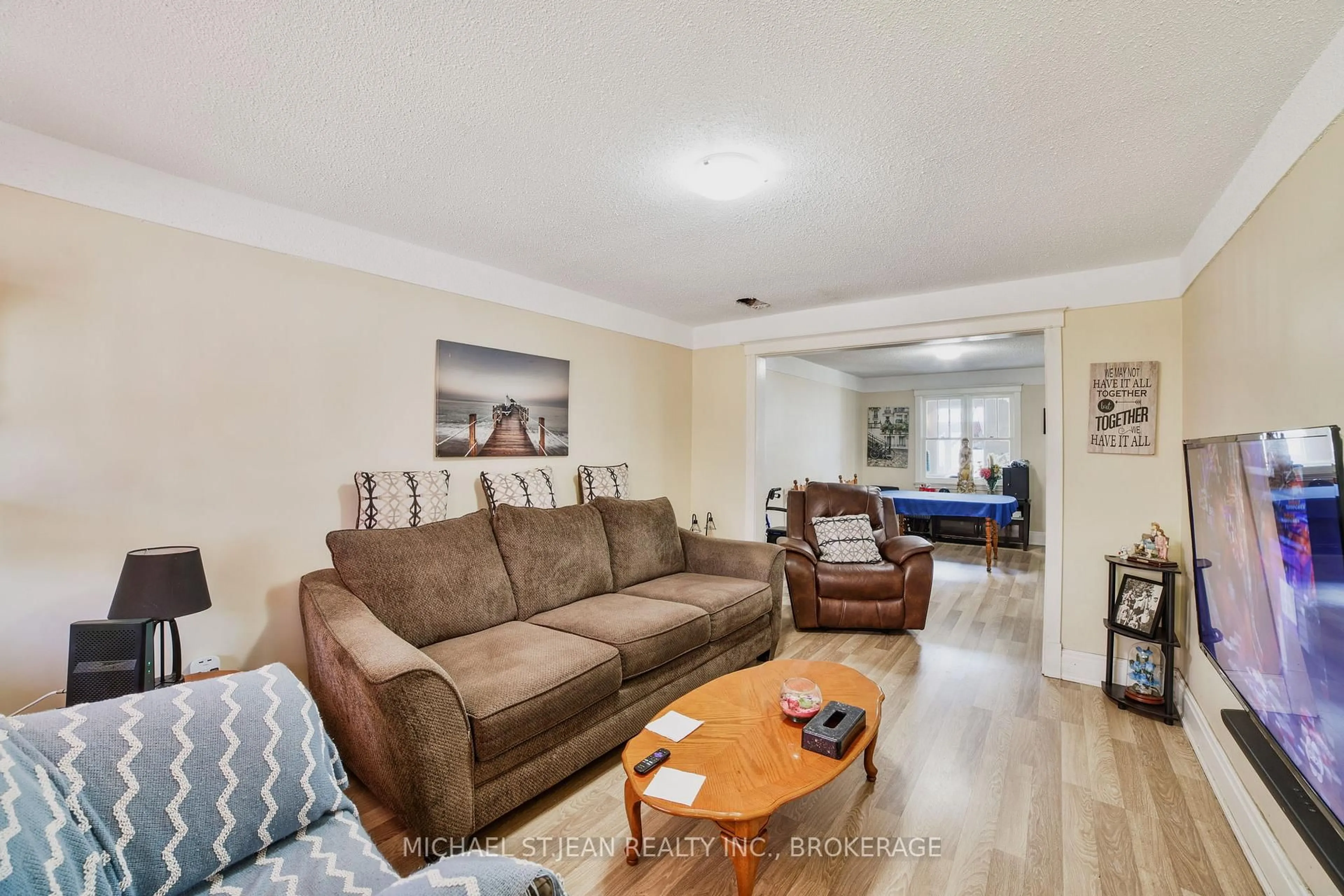 Living room with furniture, unknown for 20 Gertrude St, Hamilton Ontario L8L 4B8