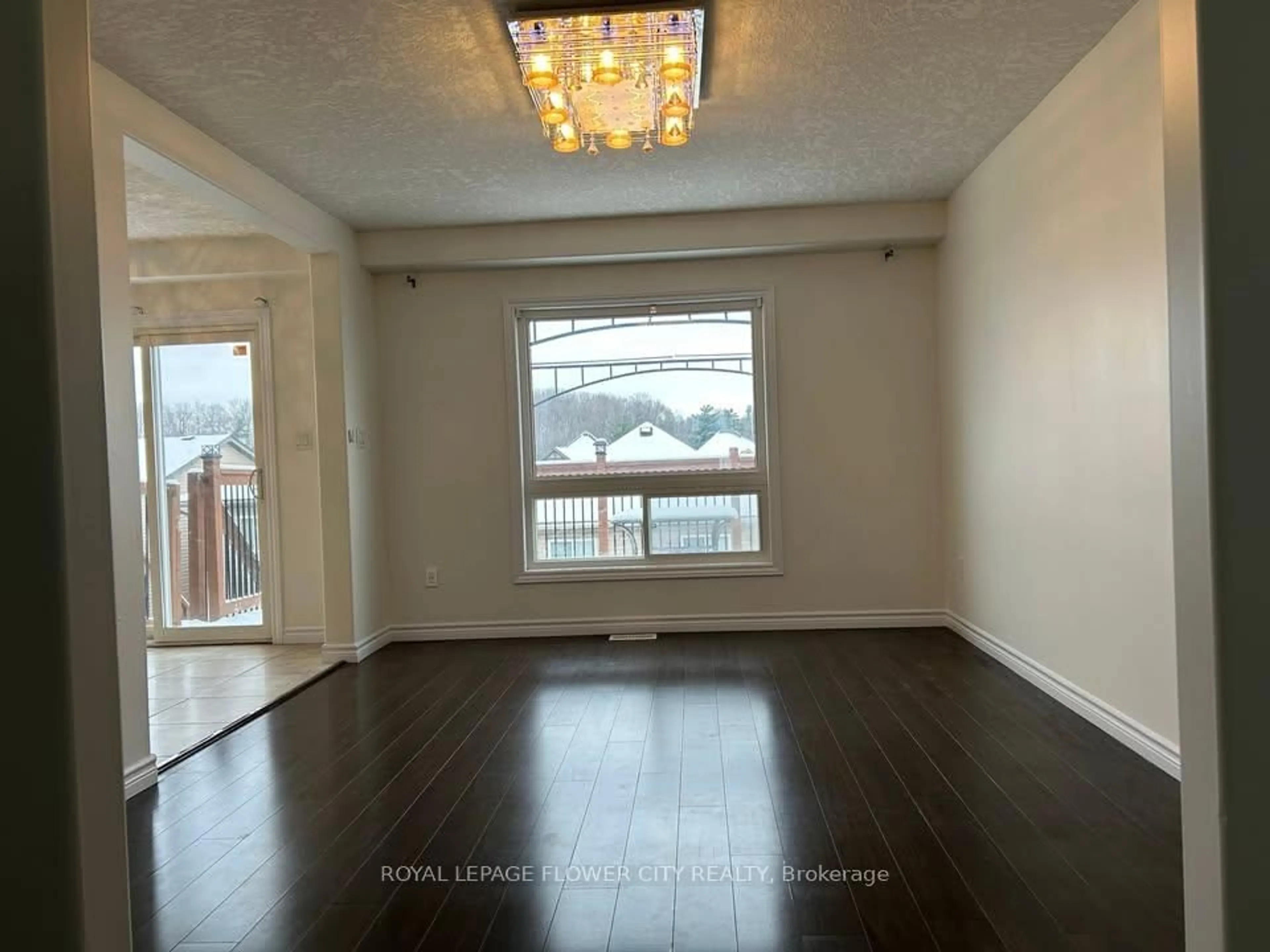 A pic of a room for 956 Bianca Crt, Kitchener Ontario N2R 1Y8