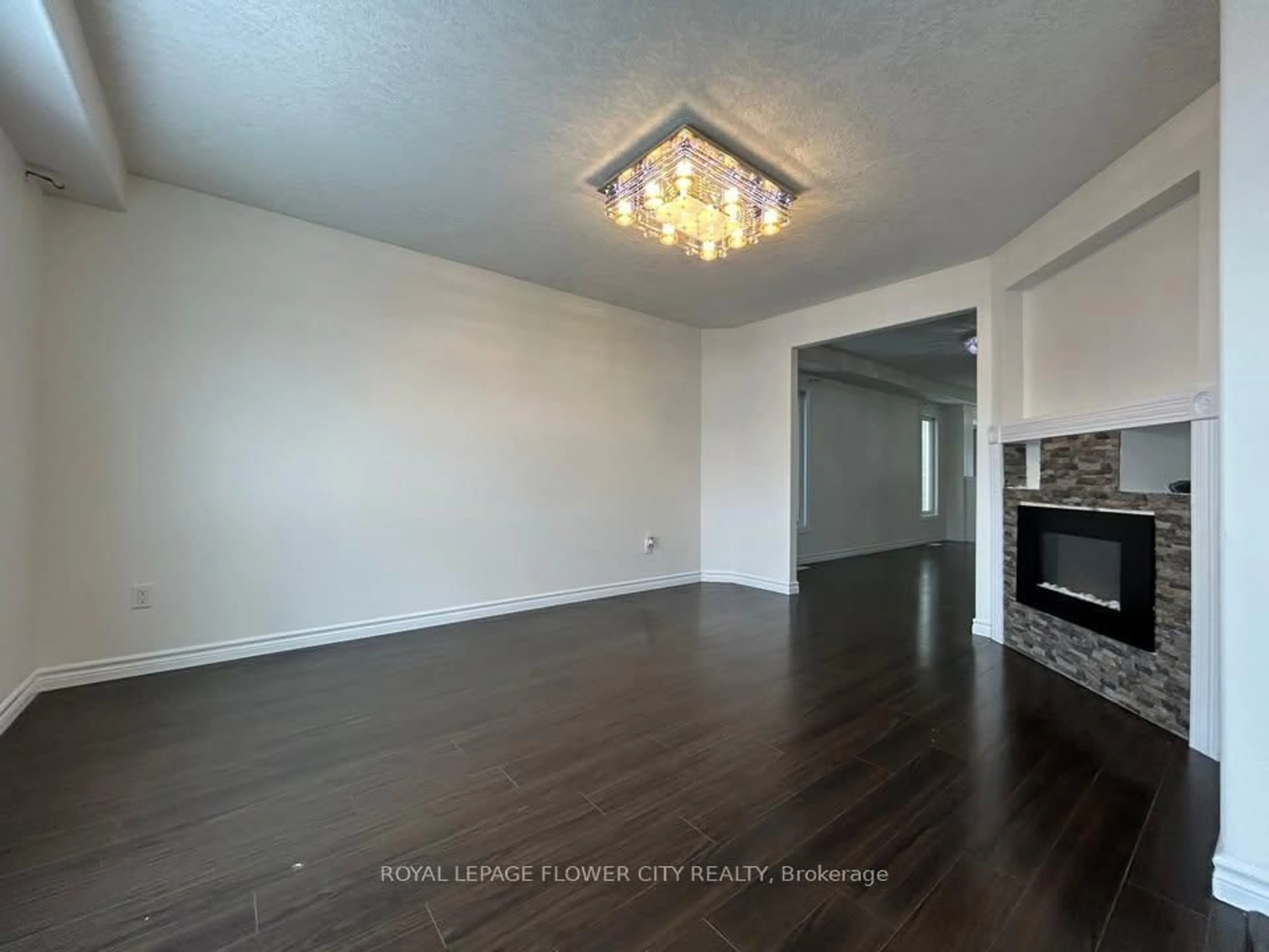 A pic of a room for 956 Bianca Crt, Kitchener Ontario N2R 1Y8