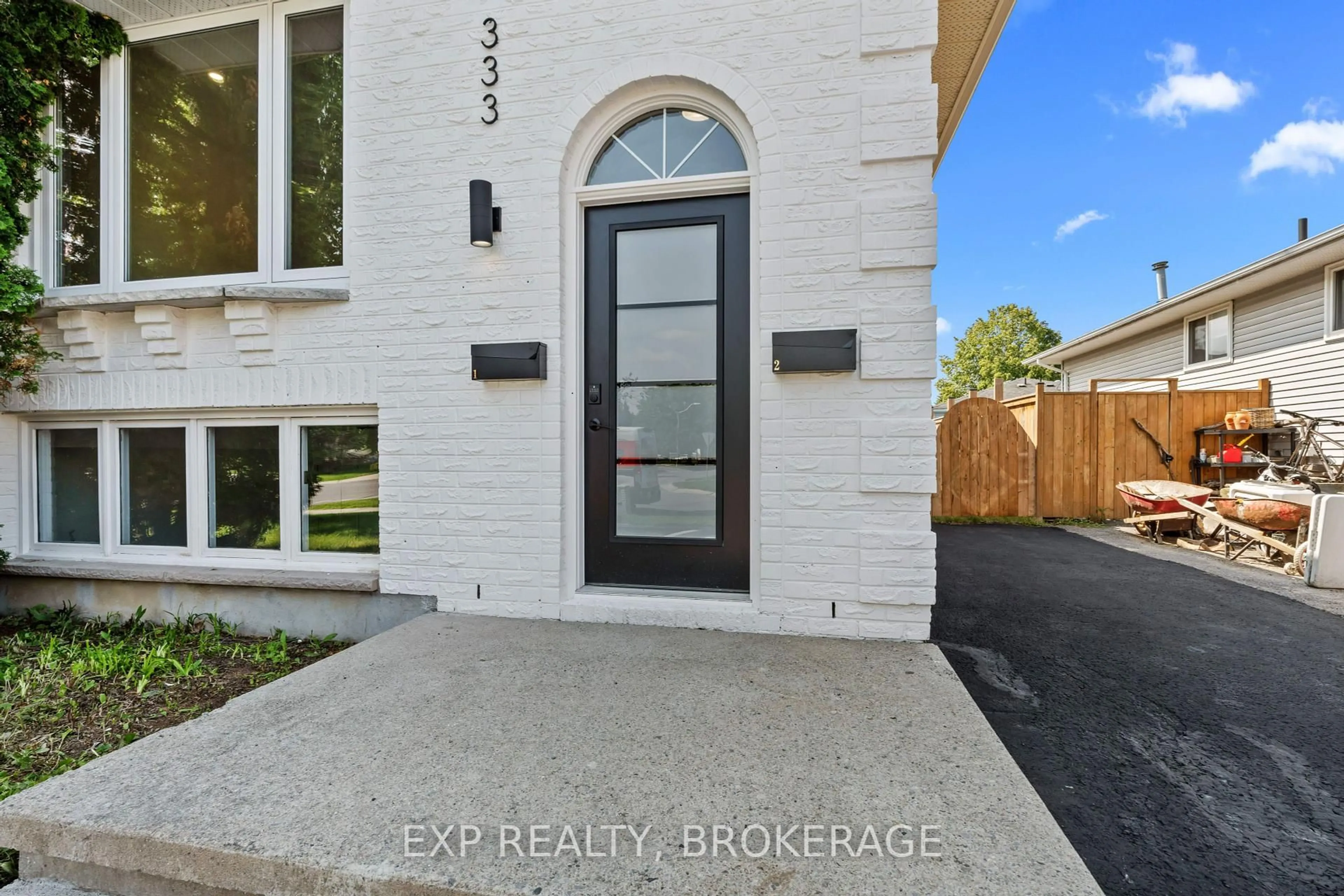 Indoor entryway for 333 MELANIE Ave, Kingston Ontario K7M 8B5