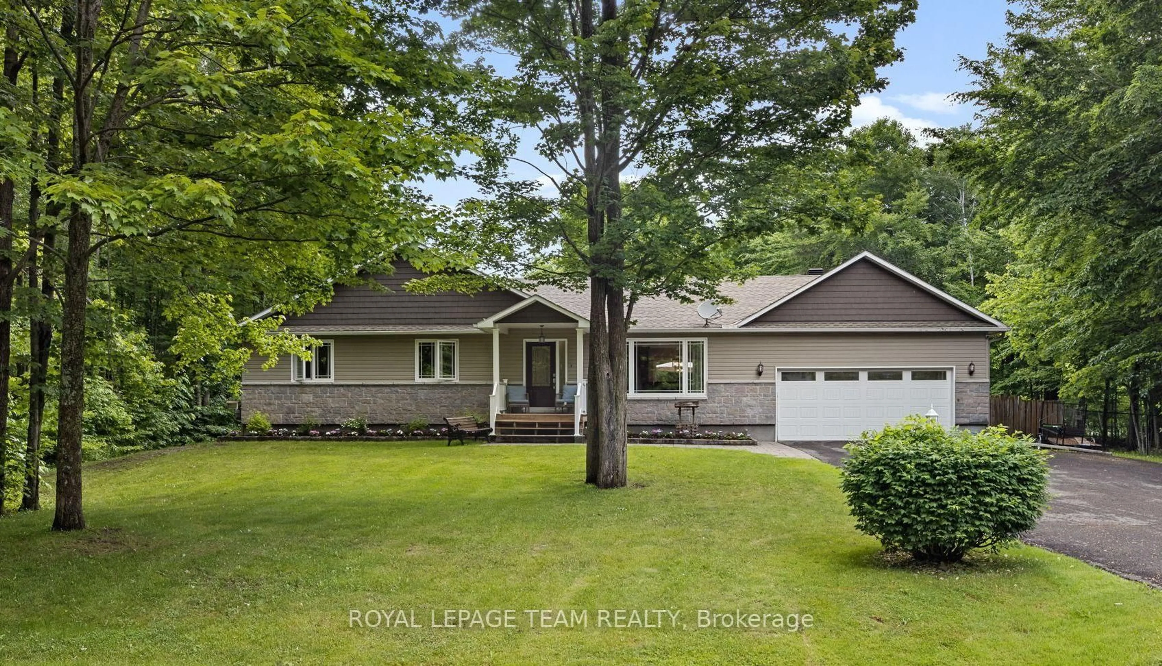 Home with vinyl exterior material, street for 3301 Wild Cherry Dr, Osgoode Ontario K0A 2W0