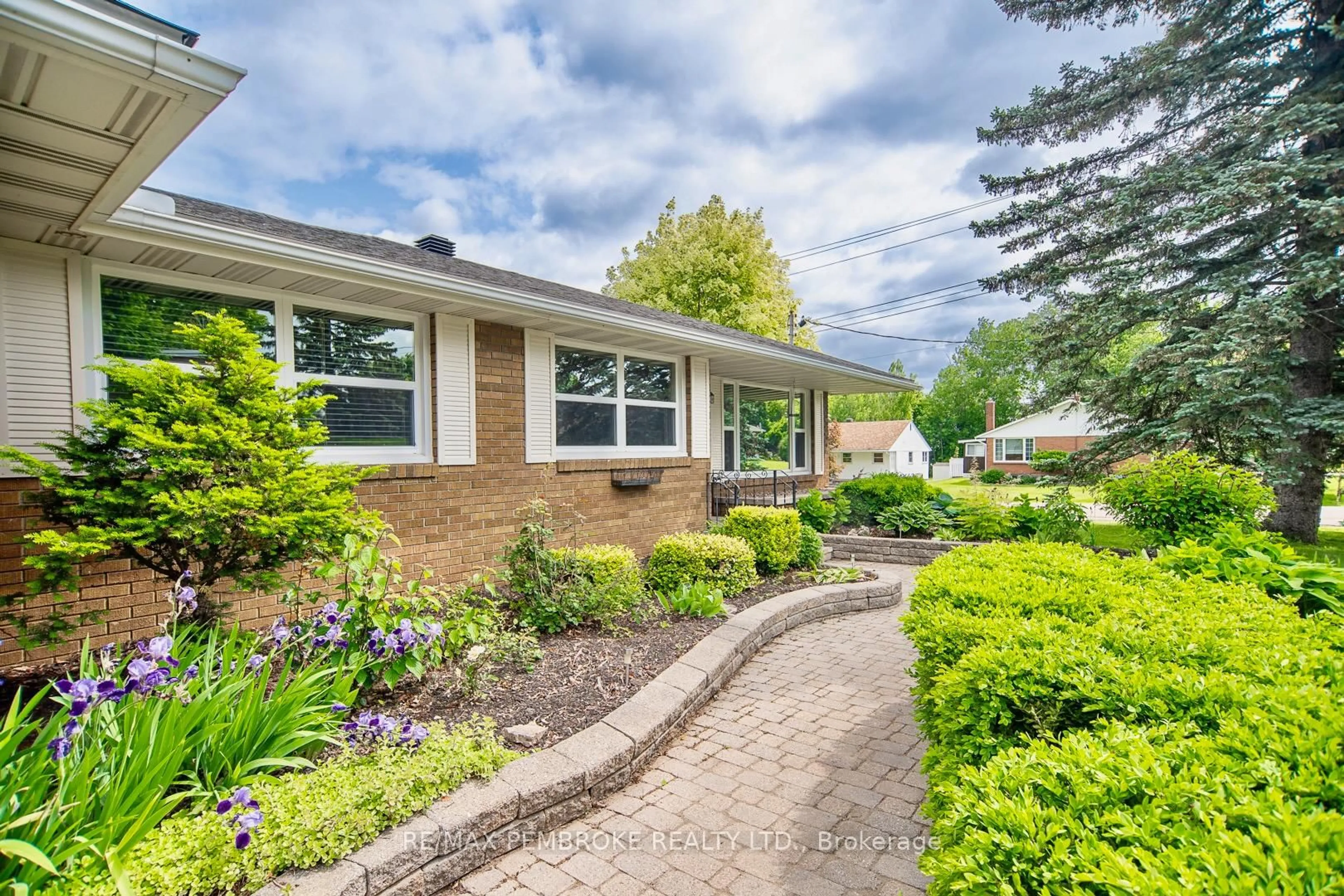 Home with brick exterior material, street for 545 Herbert St, Pembroke Ontario K8A 2Z7