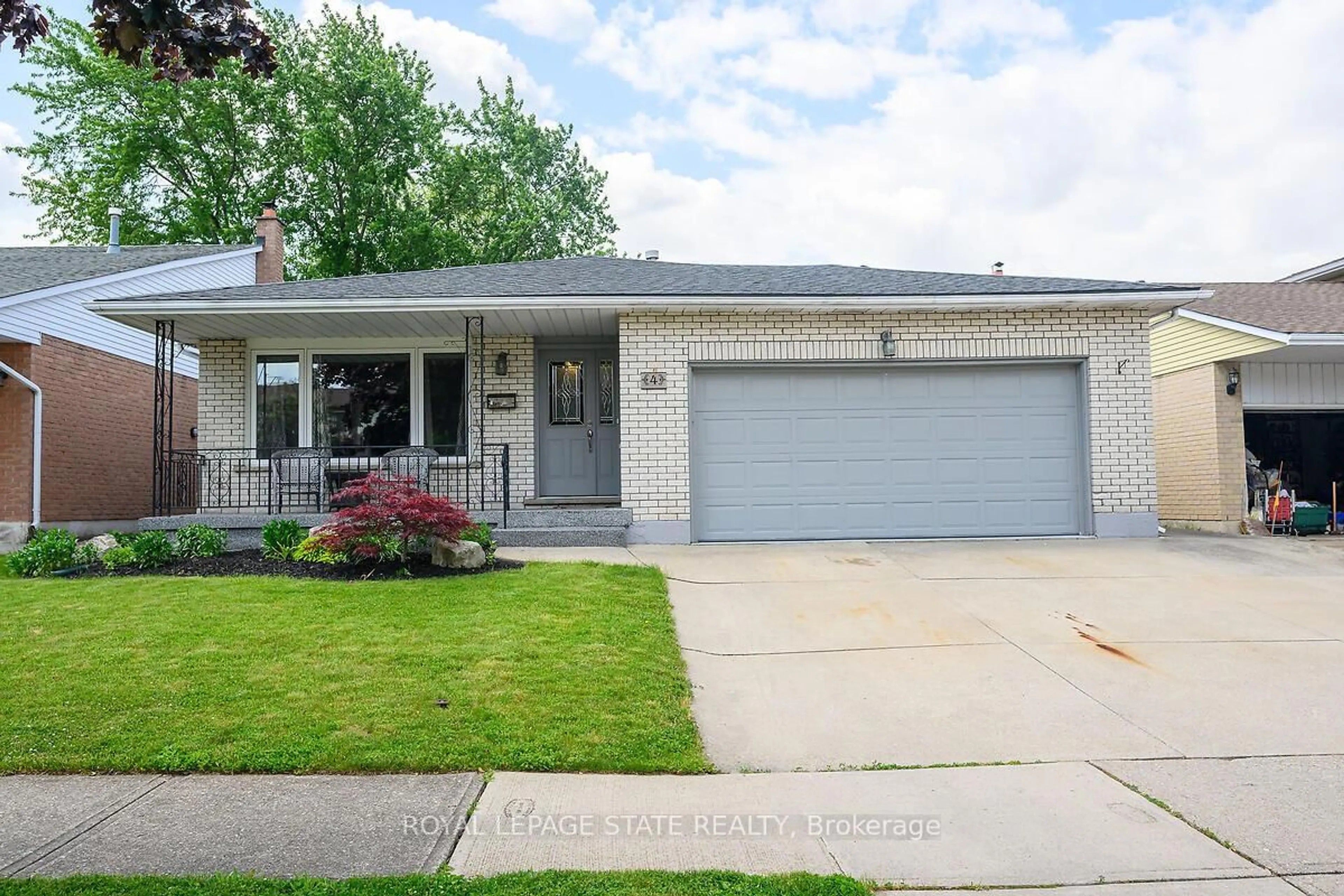 Home with vinyl exterior material, street for 4 Bing Cres, Hamilton Ontario L8E 3Z4