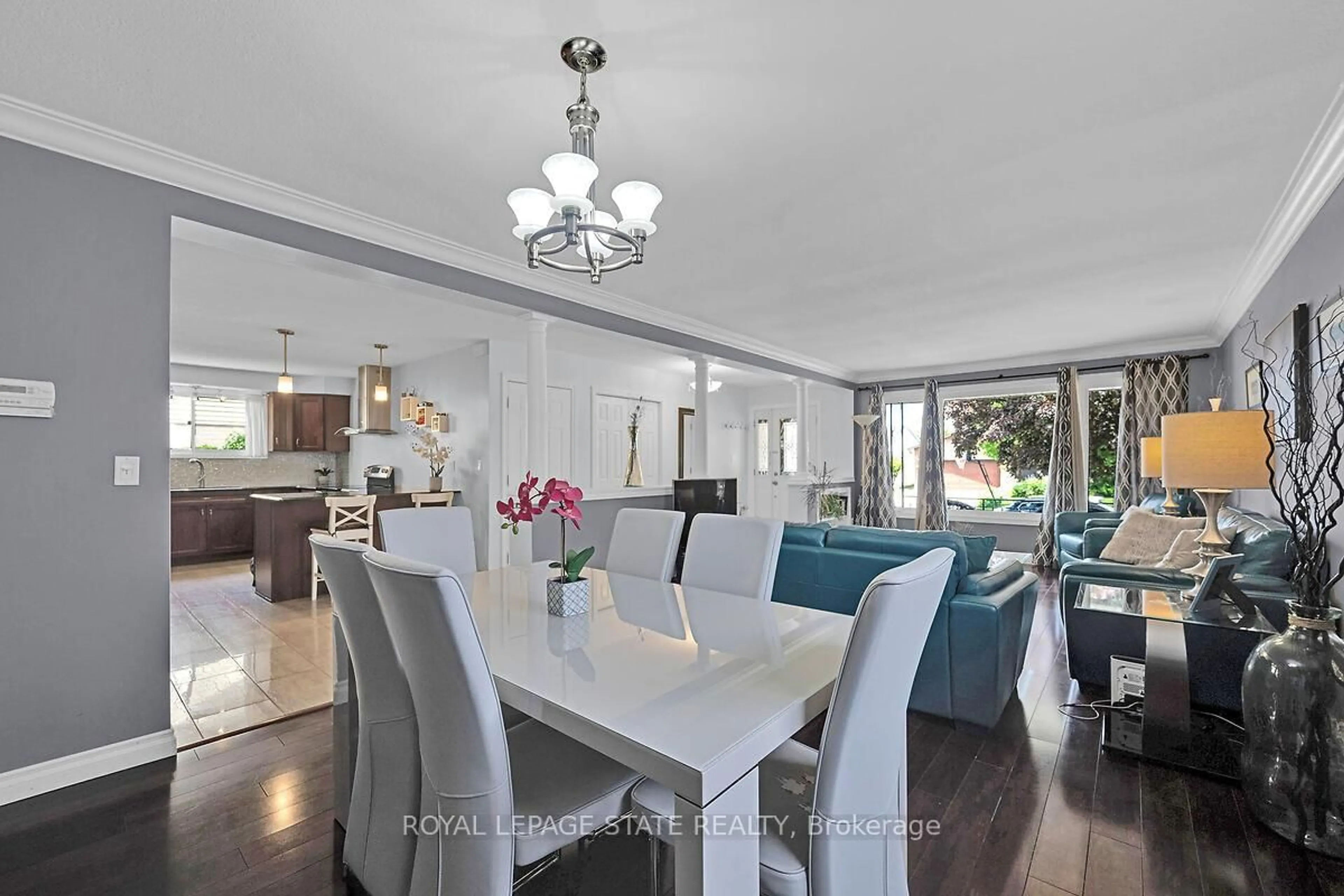 Dining room, unknown for 4 Bing Cres, Hamilton Ontario L8E 3Z4