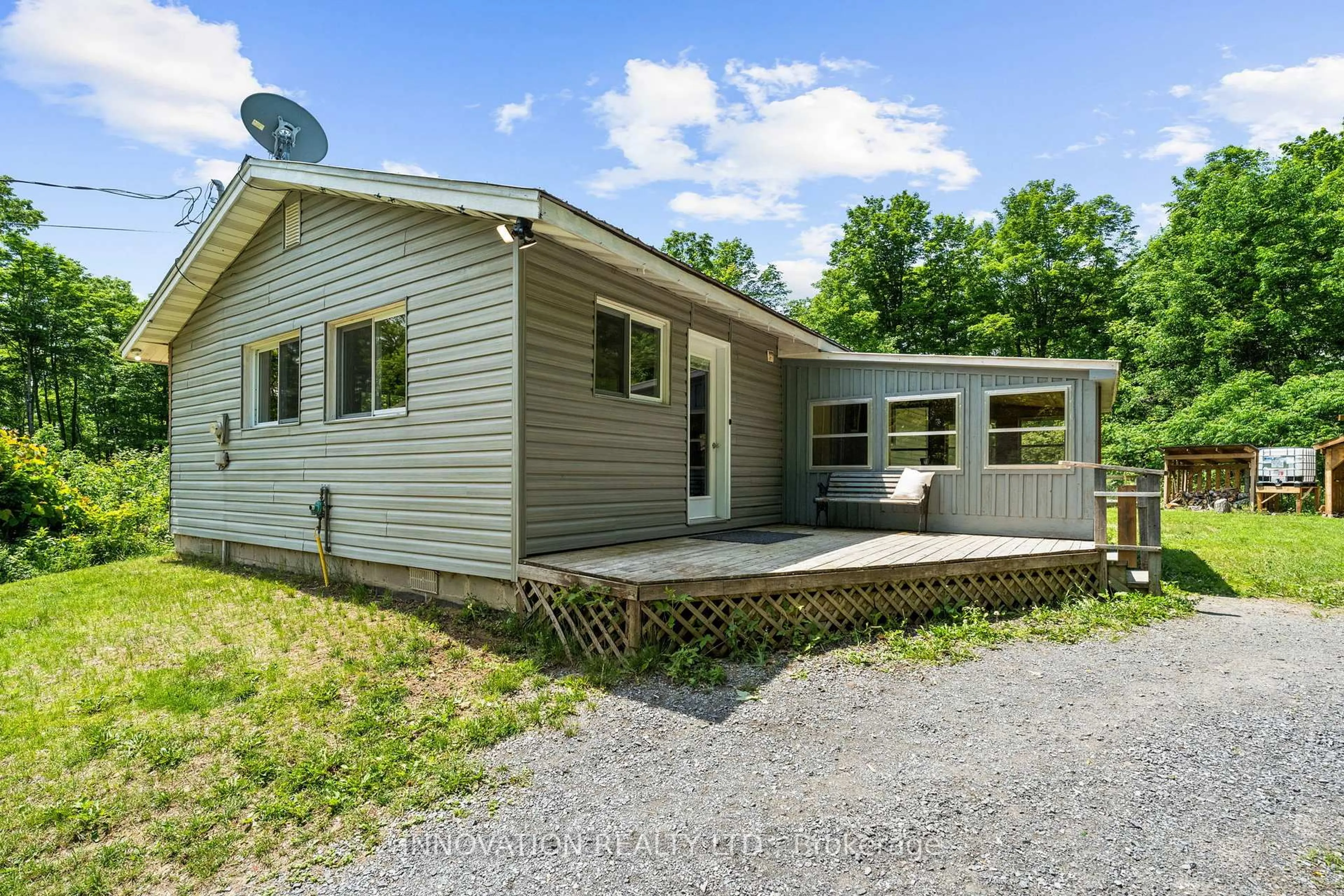 Home with vinyl exterior material, unknown for 3048 Watsons Corners Rd, Mcdonalds Corners Ontario K0G 1M0