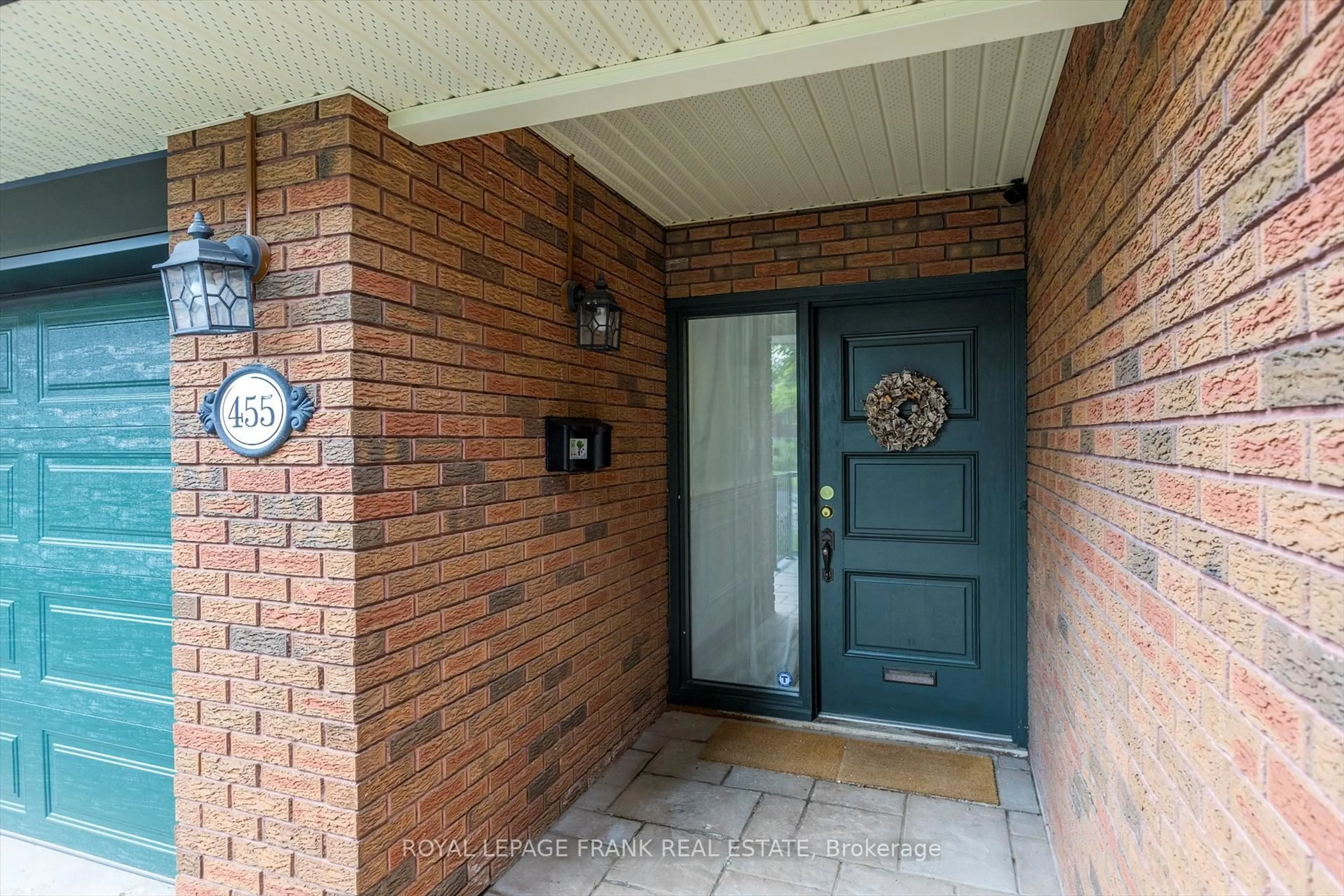 Indoor entryway for 455 Manorhill Ave, Peterborough Central Ontario K9J 6H7