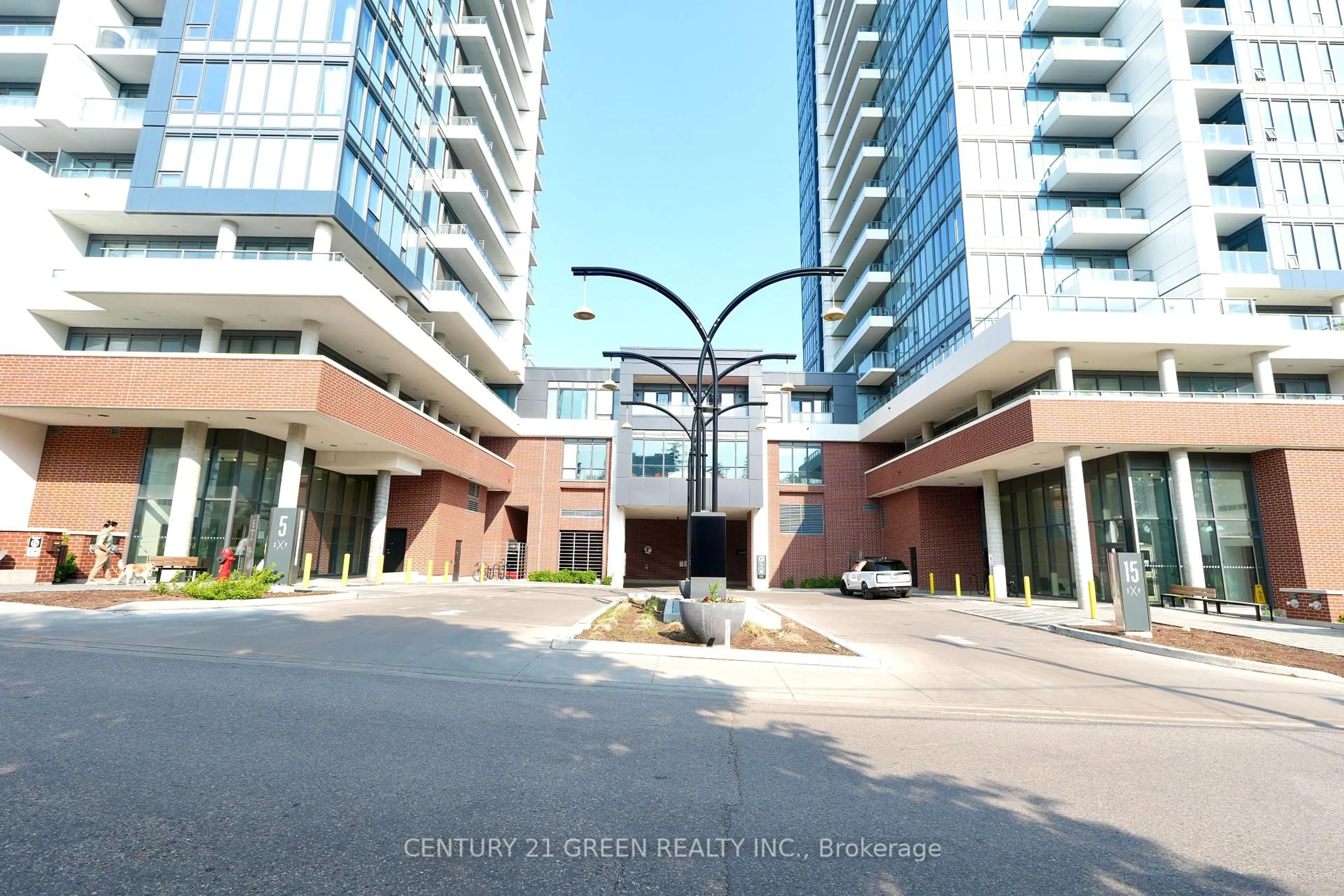 Indoor foyer for 15 Wellington St #703, Kitchener Ontario N2G 0E4