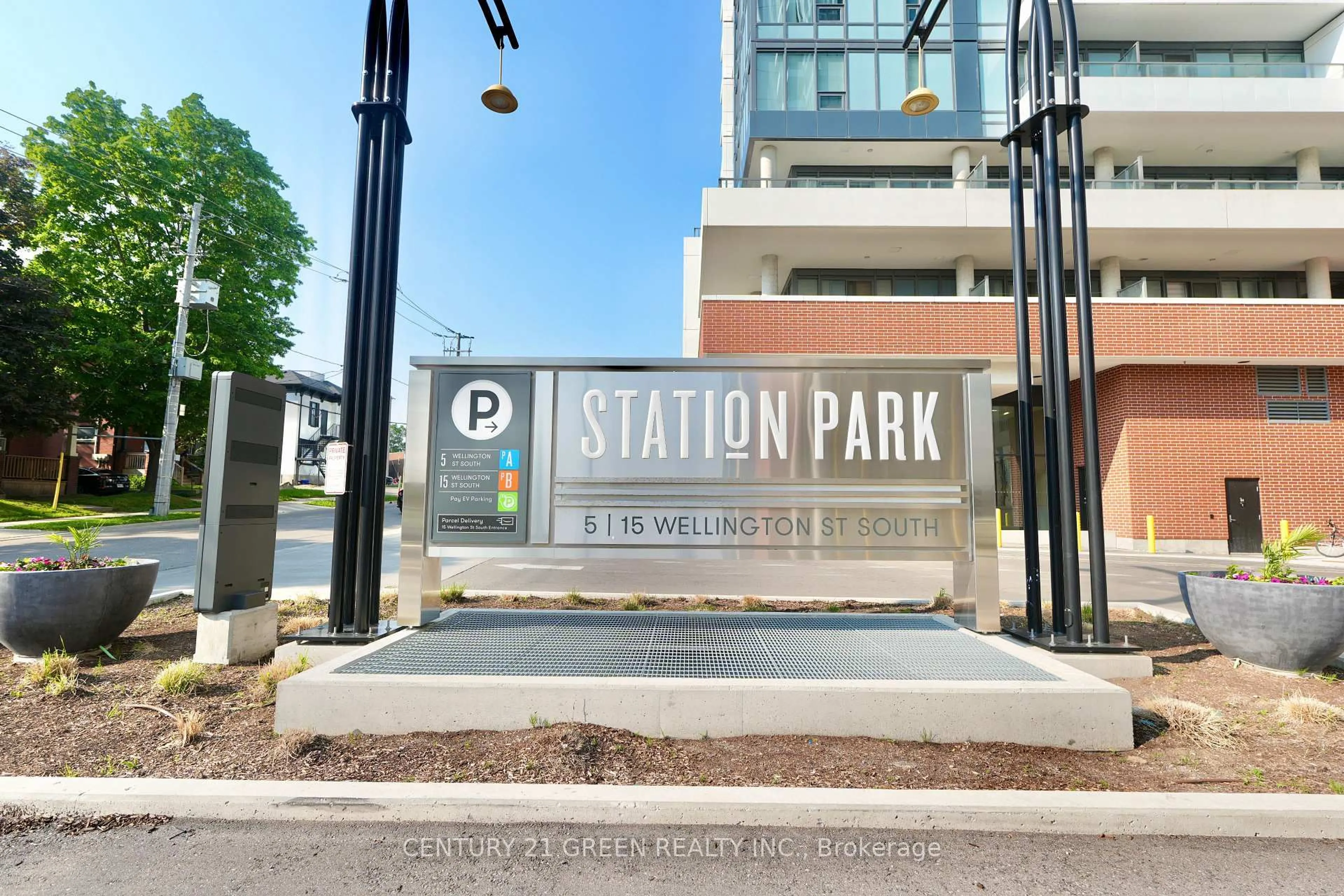 Unknown for 15 Wellington St #703, Kitchener Ontario N2G 0E4