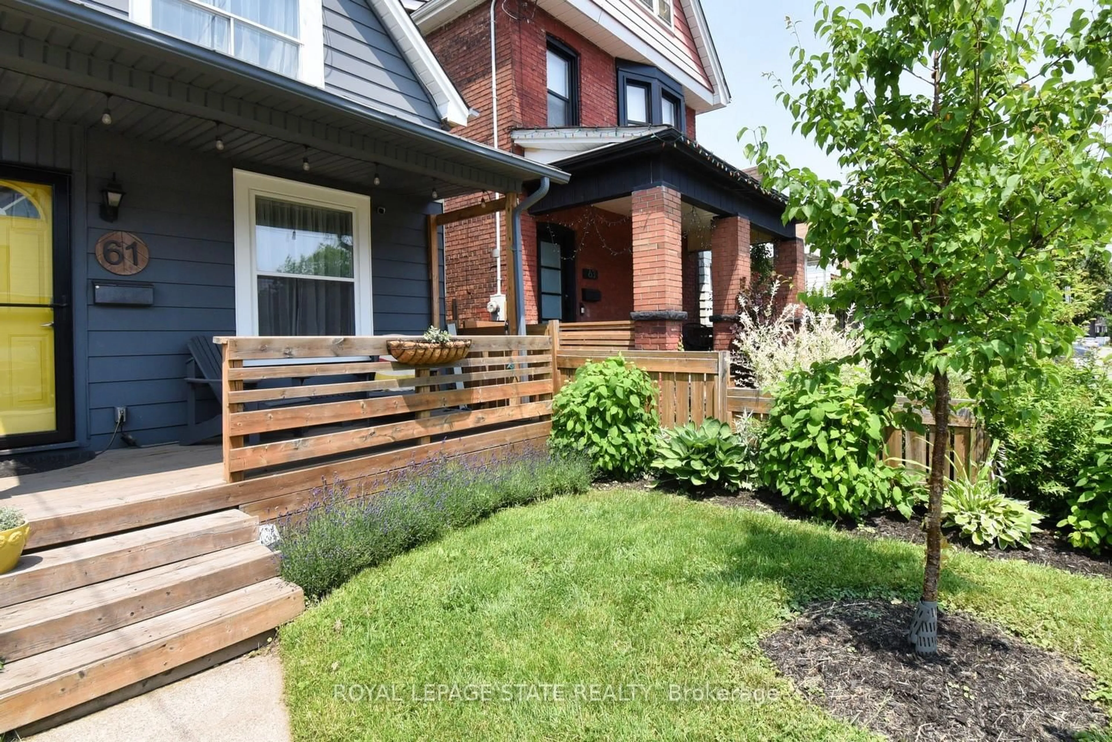 Home with brick exterior material, street for 61 Chestnut Ave, Hamilton Ontario L8L 6K8