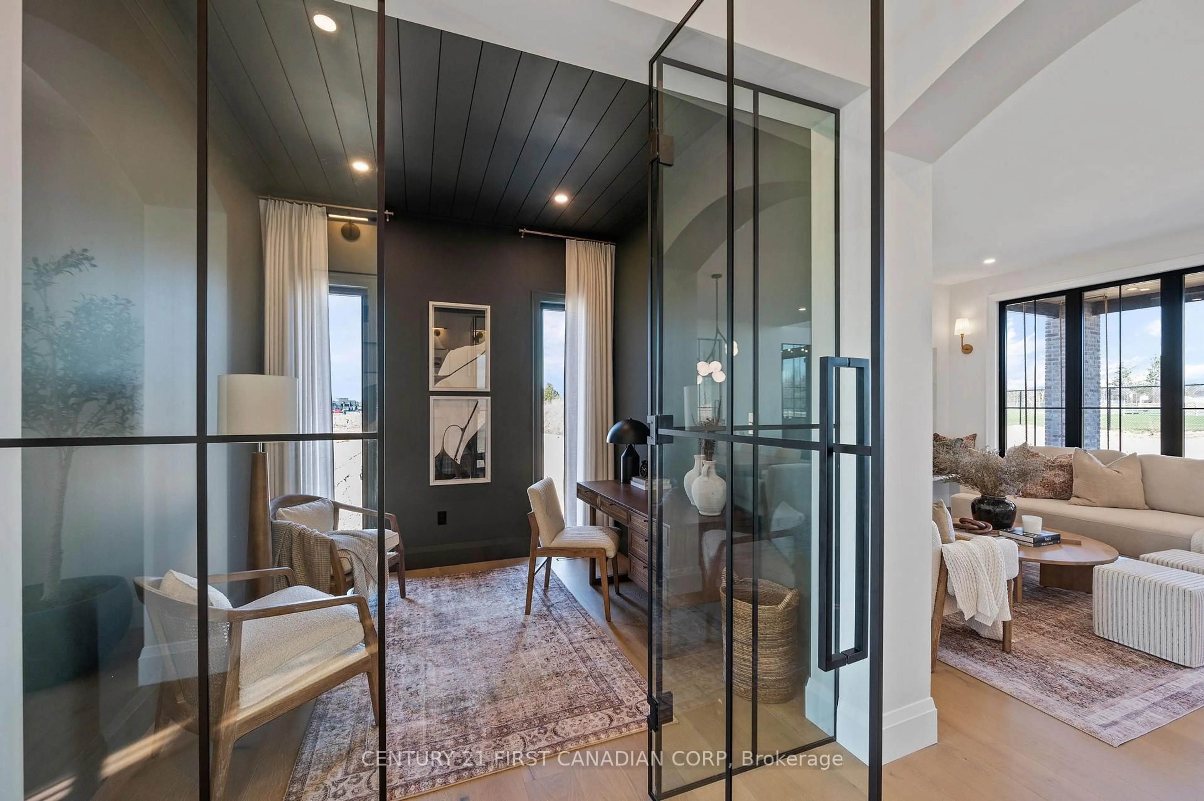 Indoor entryway for 216 Foxborough Pl, Thames Centre Ontario N0M 2P0