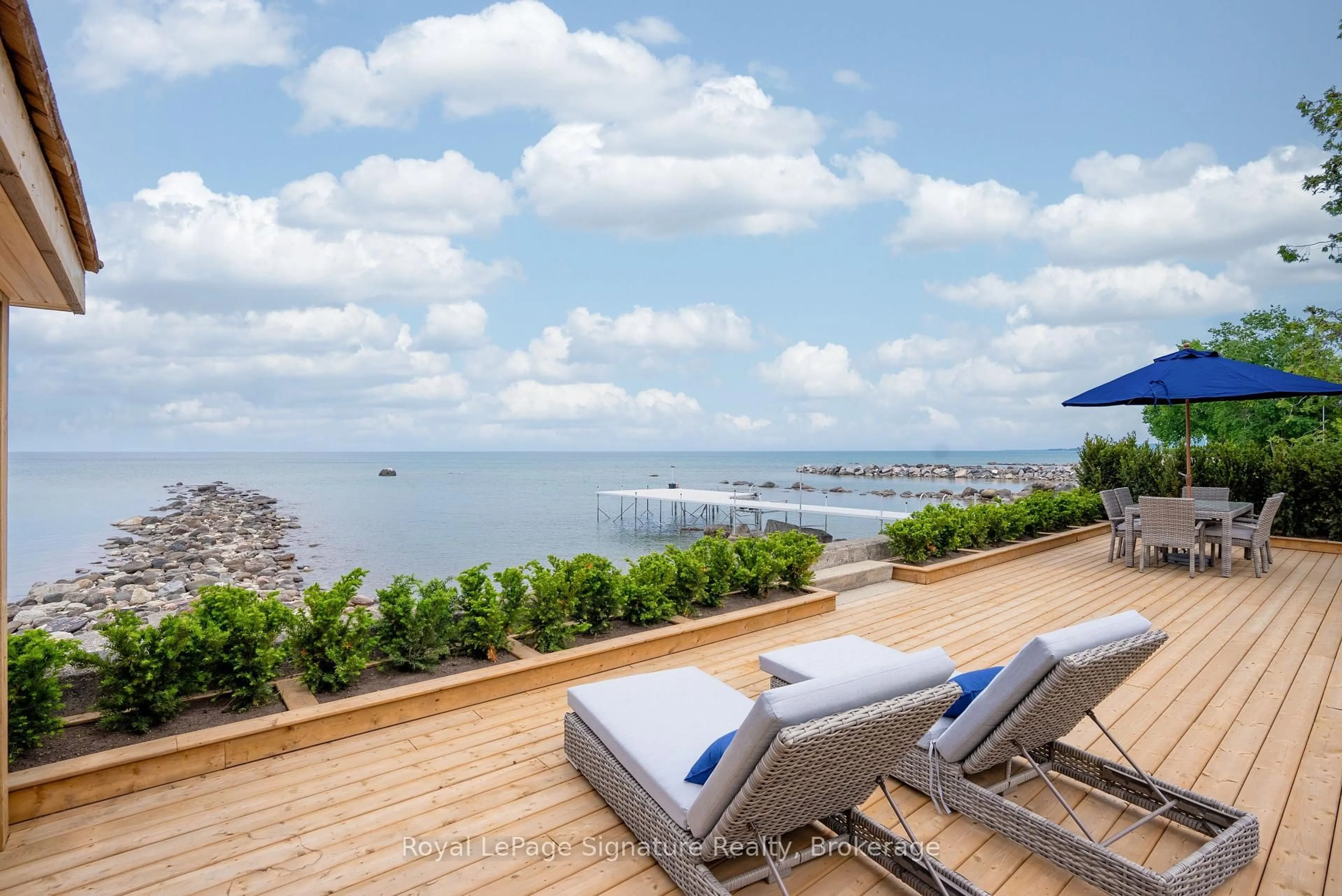 Patio, water/lake/river/ocean view for 137 Bayview Ave, Blue Mountains Ontario N0H 1J0