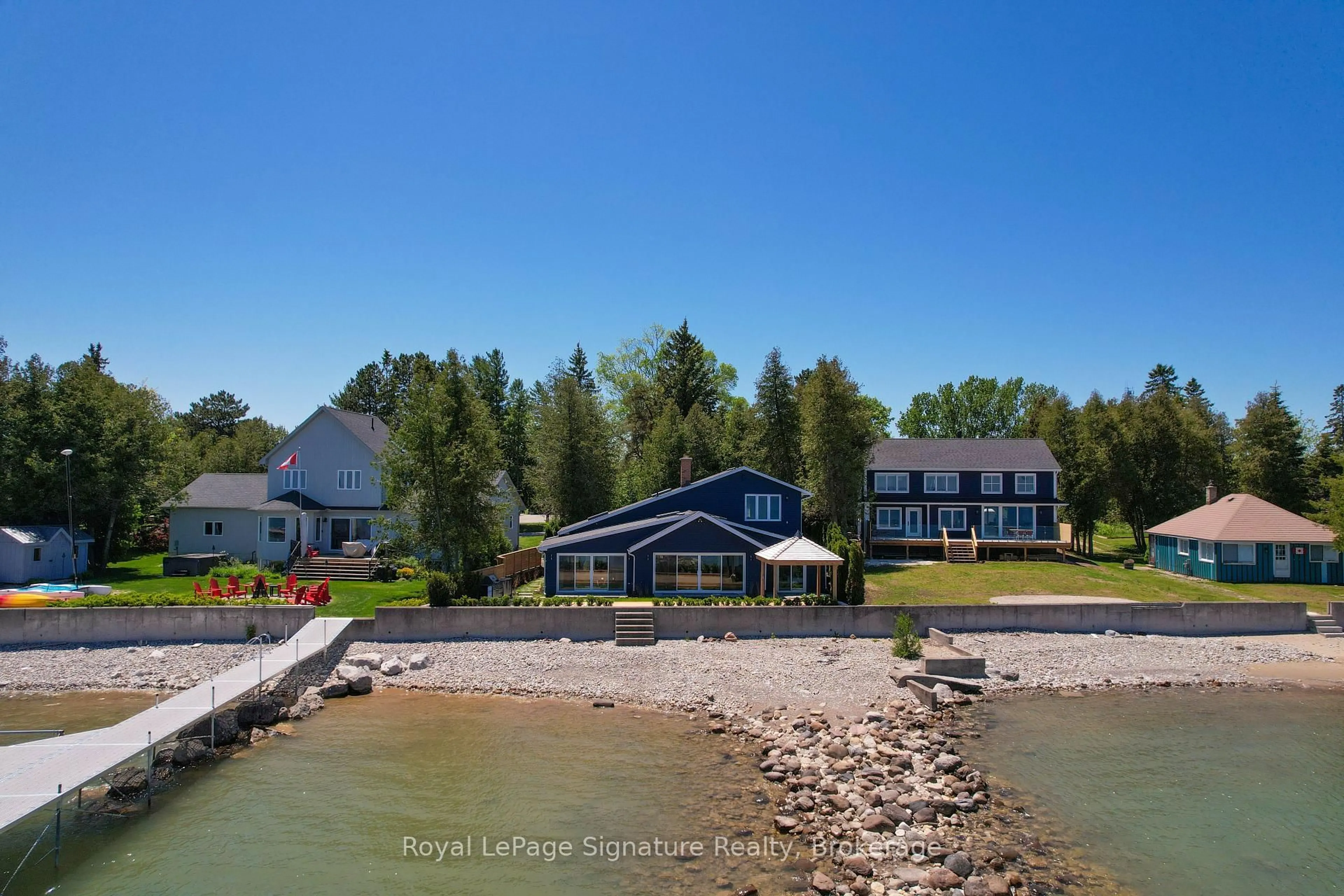 A pic from outside/outdoor area/front of a property/back of a property/a pic from drone, water/lake/river/ocean view for 137 Bayview Ave, Blue Mountains Ontario N0H 1J0