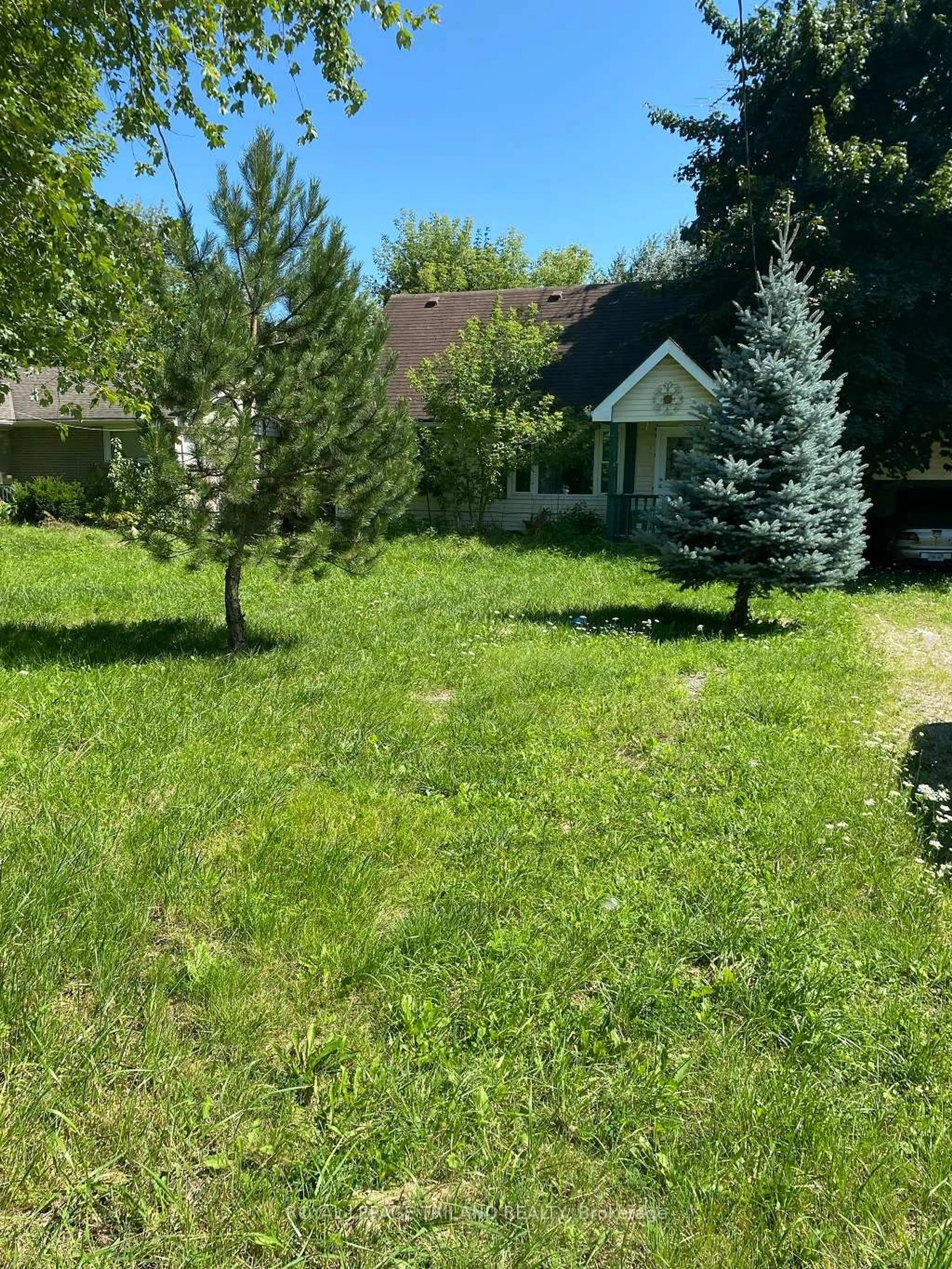 A pic from outside/outdoor area/front of a property/back of a property/a pic from drone, street for 1223 SUNNINGDALE Rd, London North Ontario N5X 4B1
