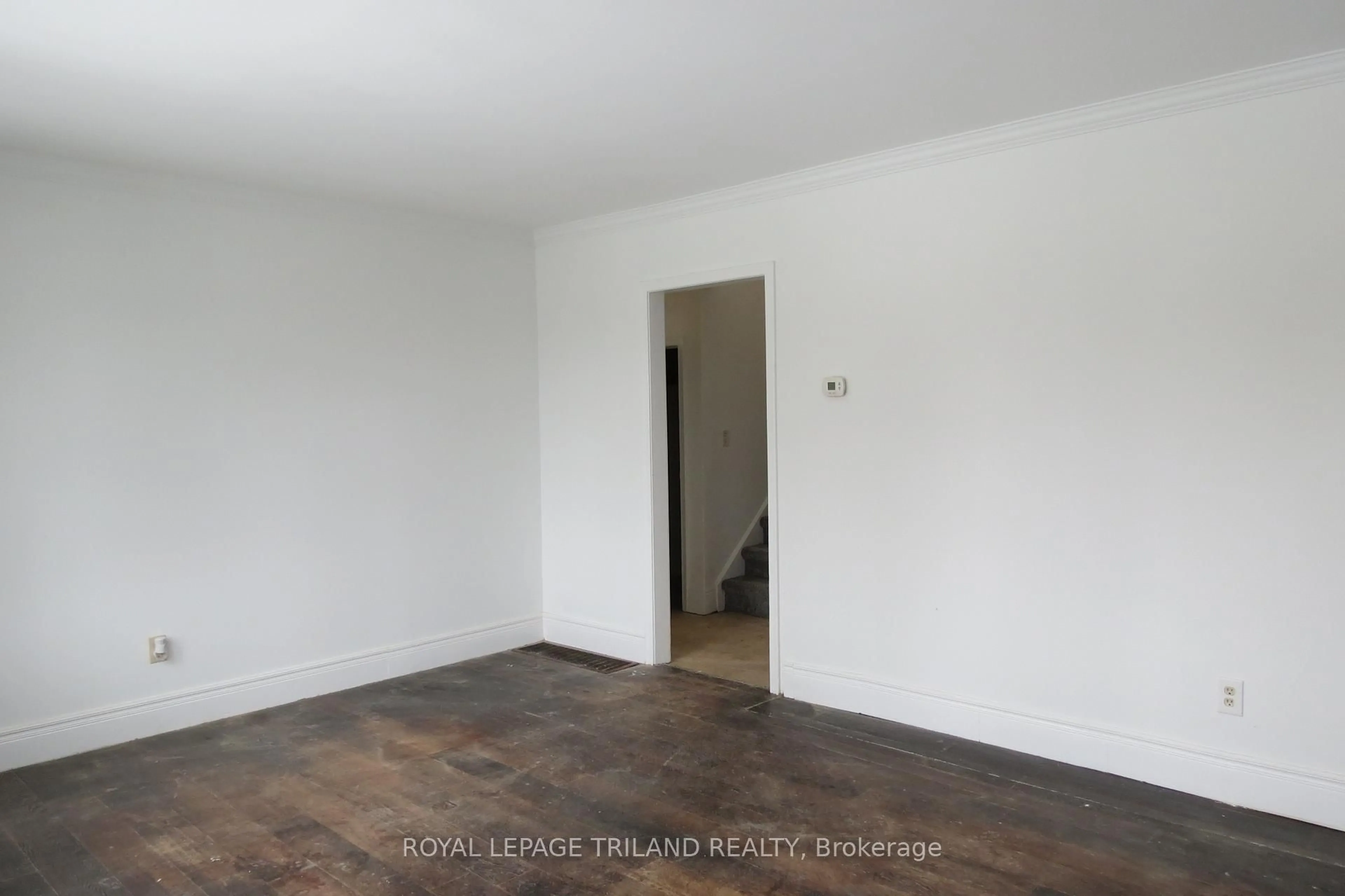A pic of a room for 1223 SUNNINGDALE Rd, London North Ontario N5X 4B1