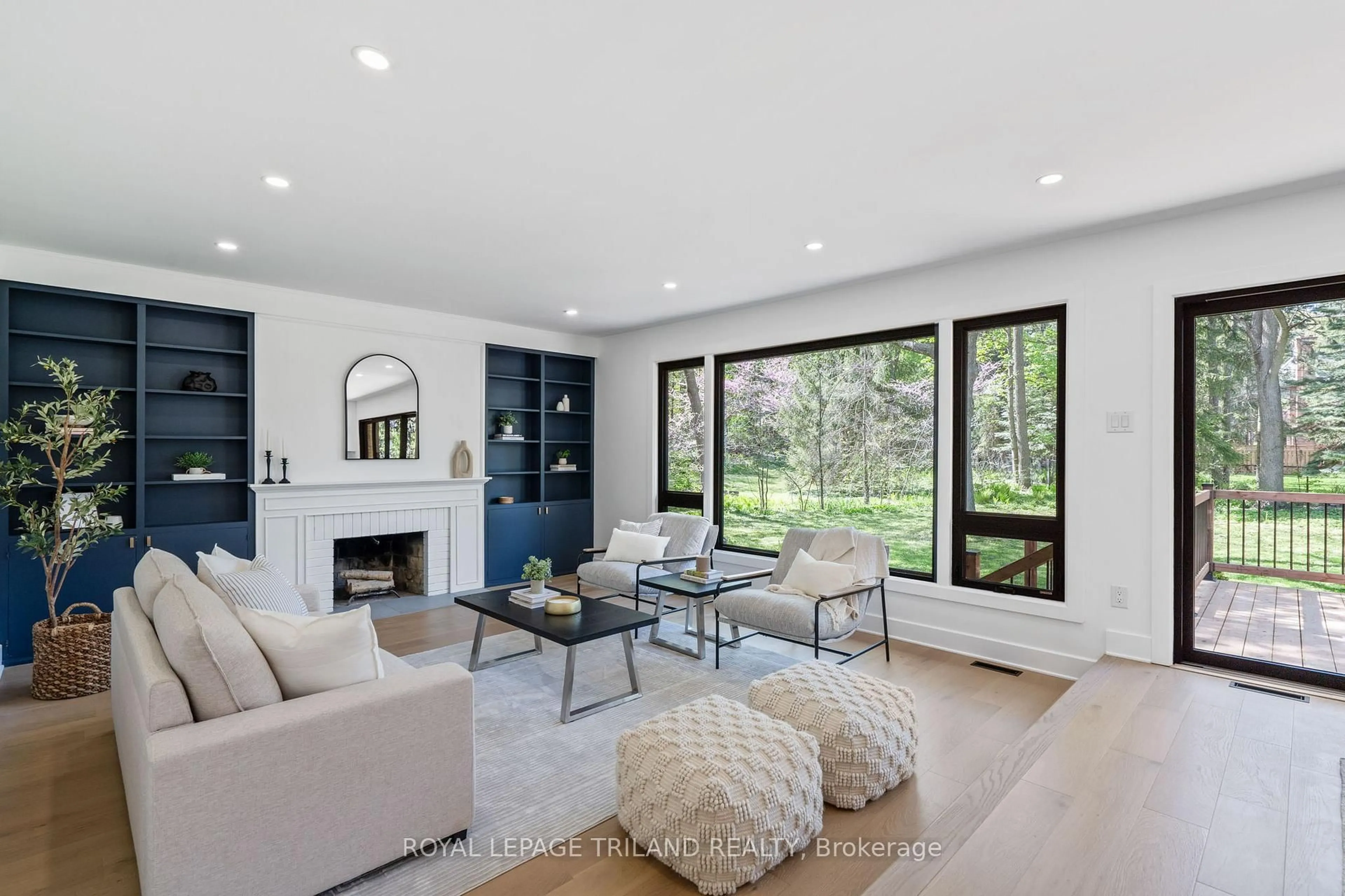 Living room with furniture, unknown for 791 Haighton Rd, London South Ontario N6K 1B4
