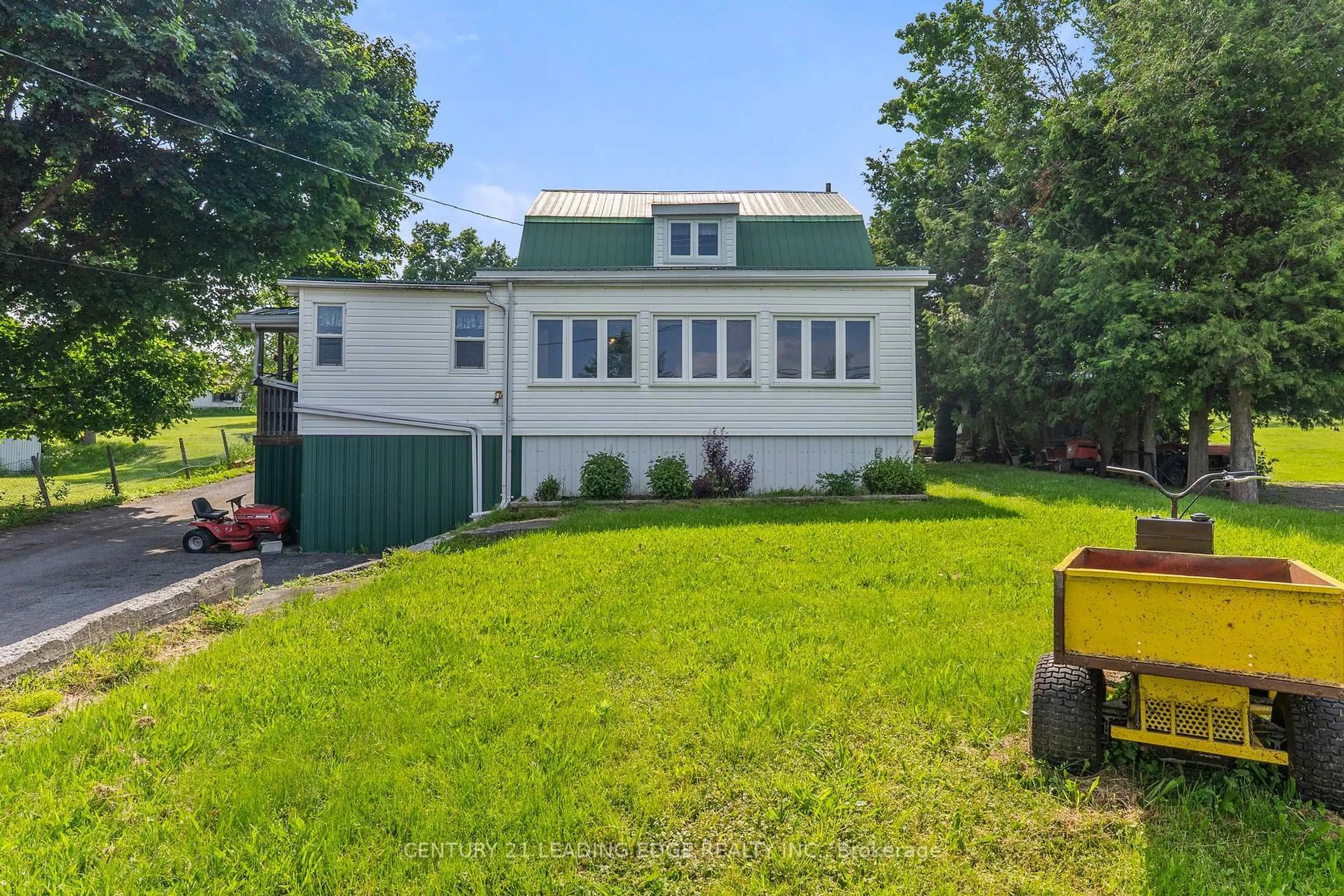 A pic from outside/outdoor area/front of a property/back of a property/a pic from drone, unknown for 3094 Lakefield Rd, Smith-Ennismore-Lakefield Ontario K9J 6X5