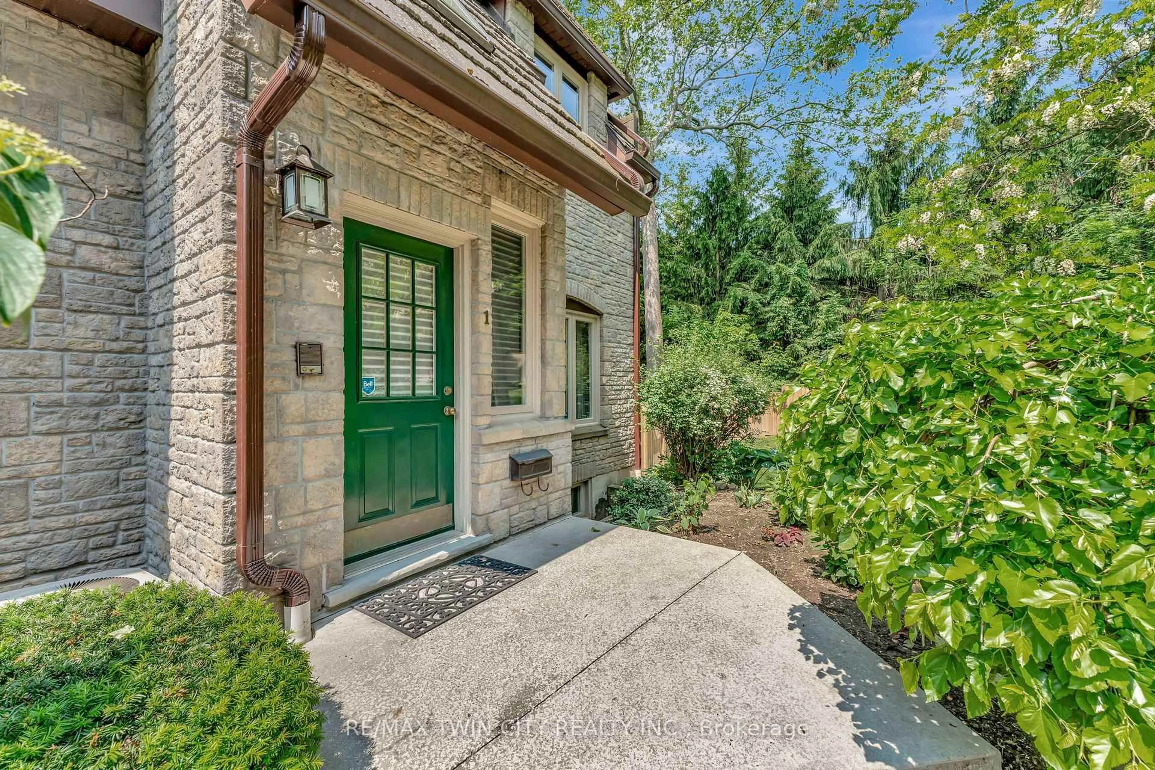 Unknown for 10 Stuart St #1, Guelph Ontario N1E 6T4