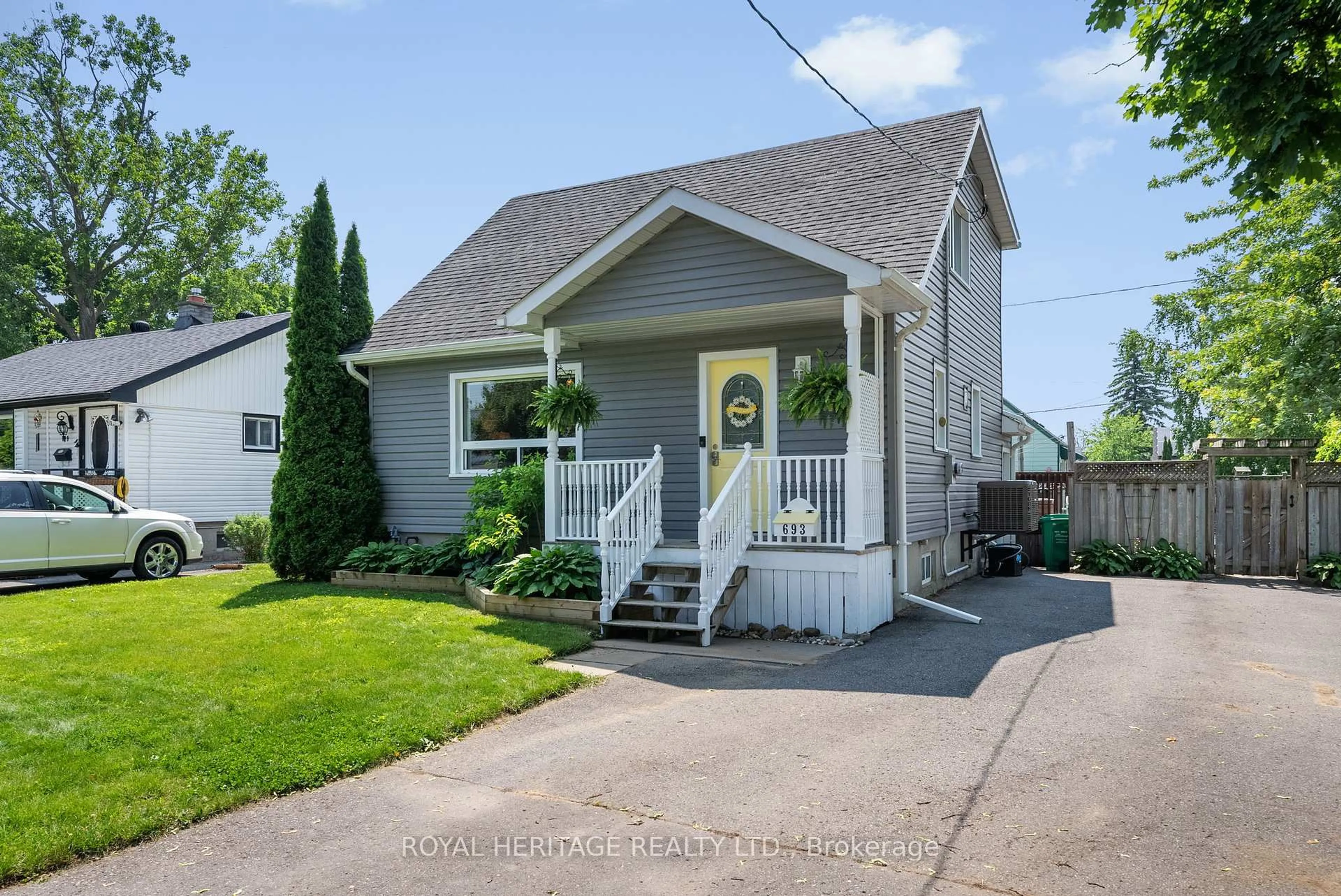 Home with vinyl exterior material, street for 693 Hawley St, Peterborough South Ontario K9J 4C7