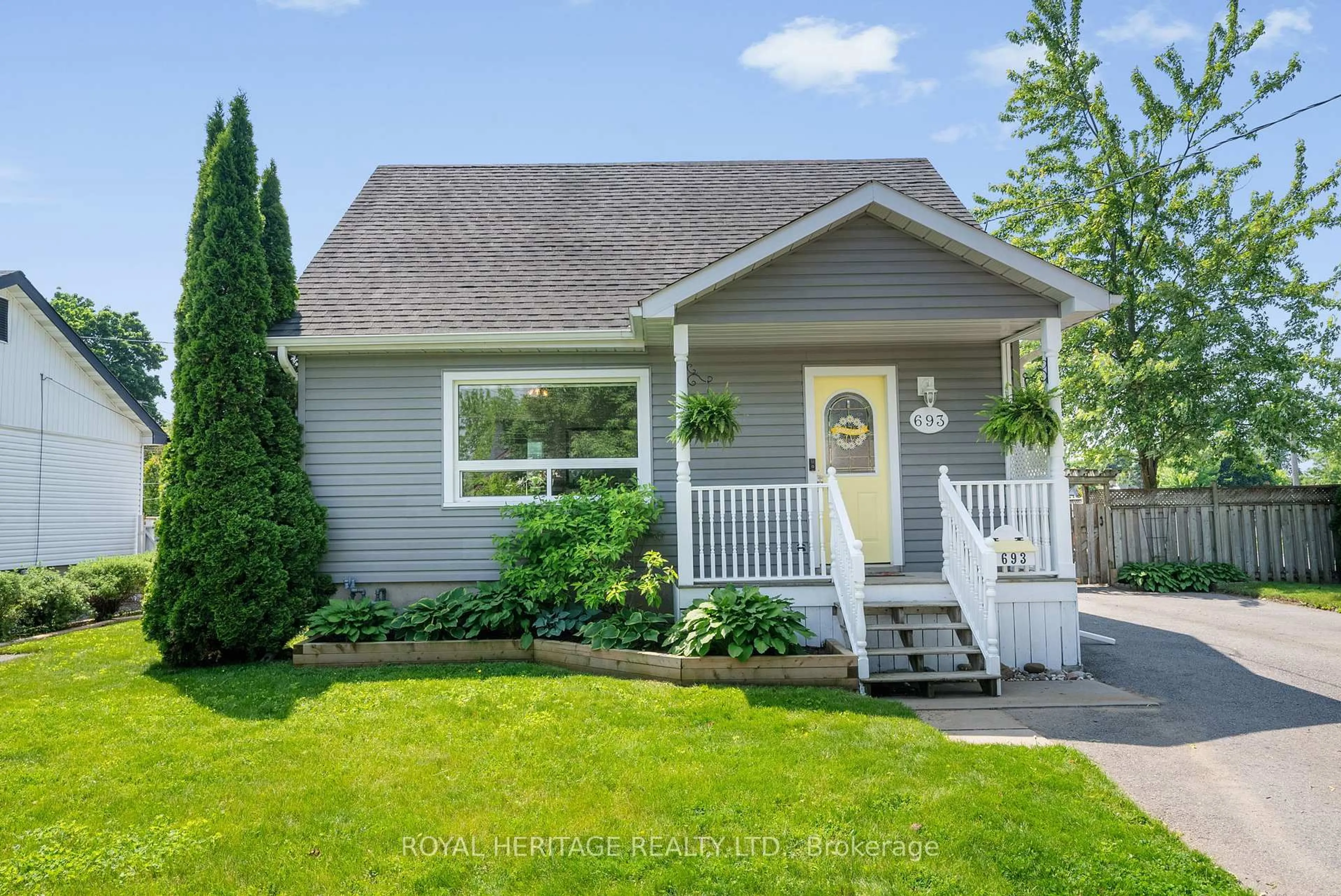 Home with vinyl exterior material, street for 693 Hawley St, Peterborough South Ontario K9J 4C7