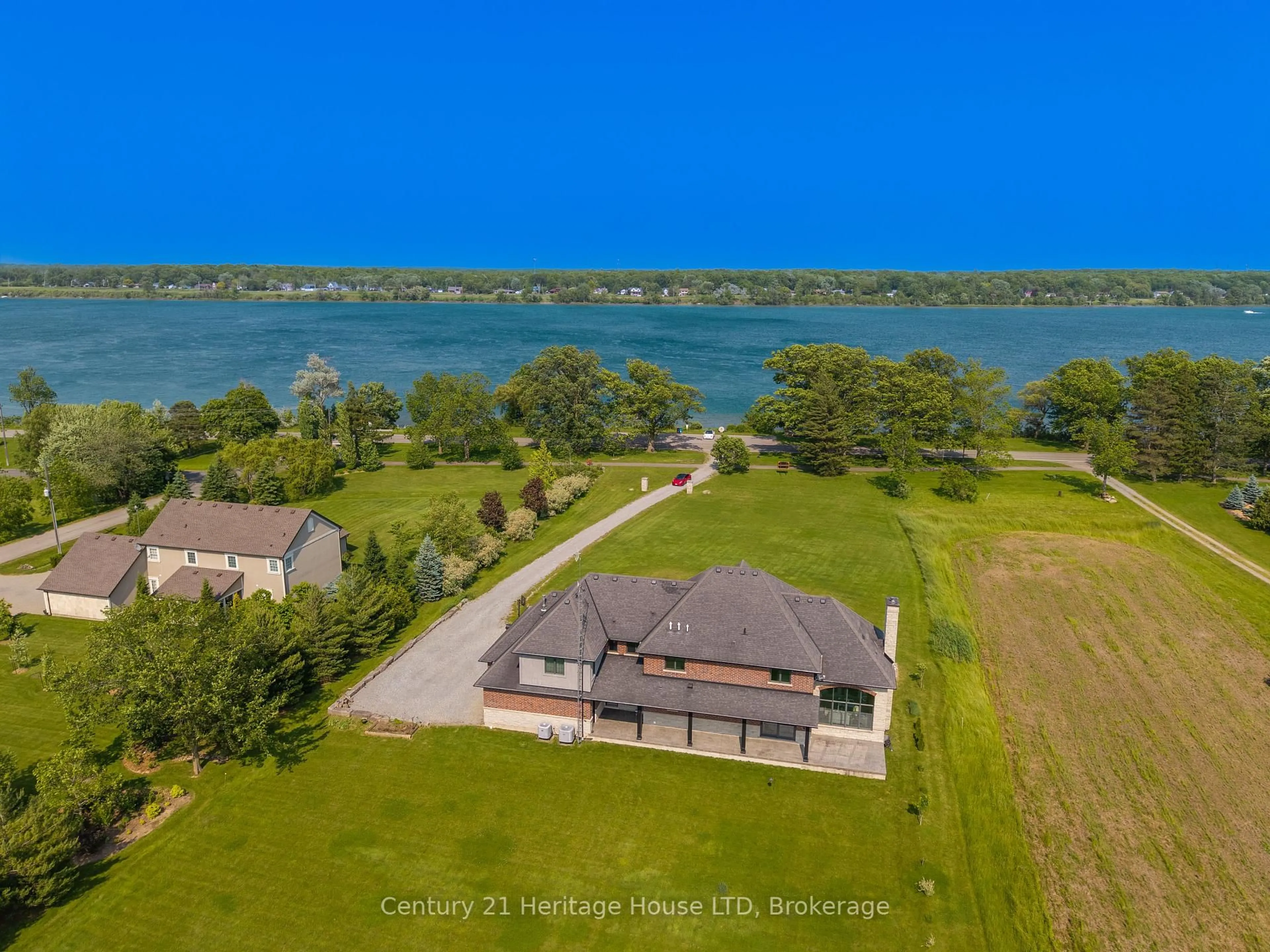 A pic from outside/outdoor area/front of a property/back of a property/a pic from drone, water/lake/river/ocean view for 12679 Niagara Pkwy, Niagara Falls Ontario L2E 6S6