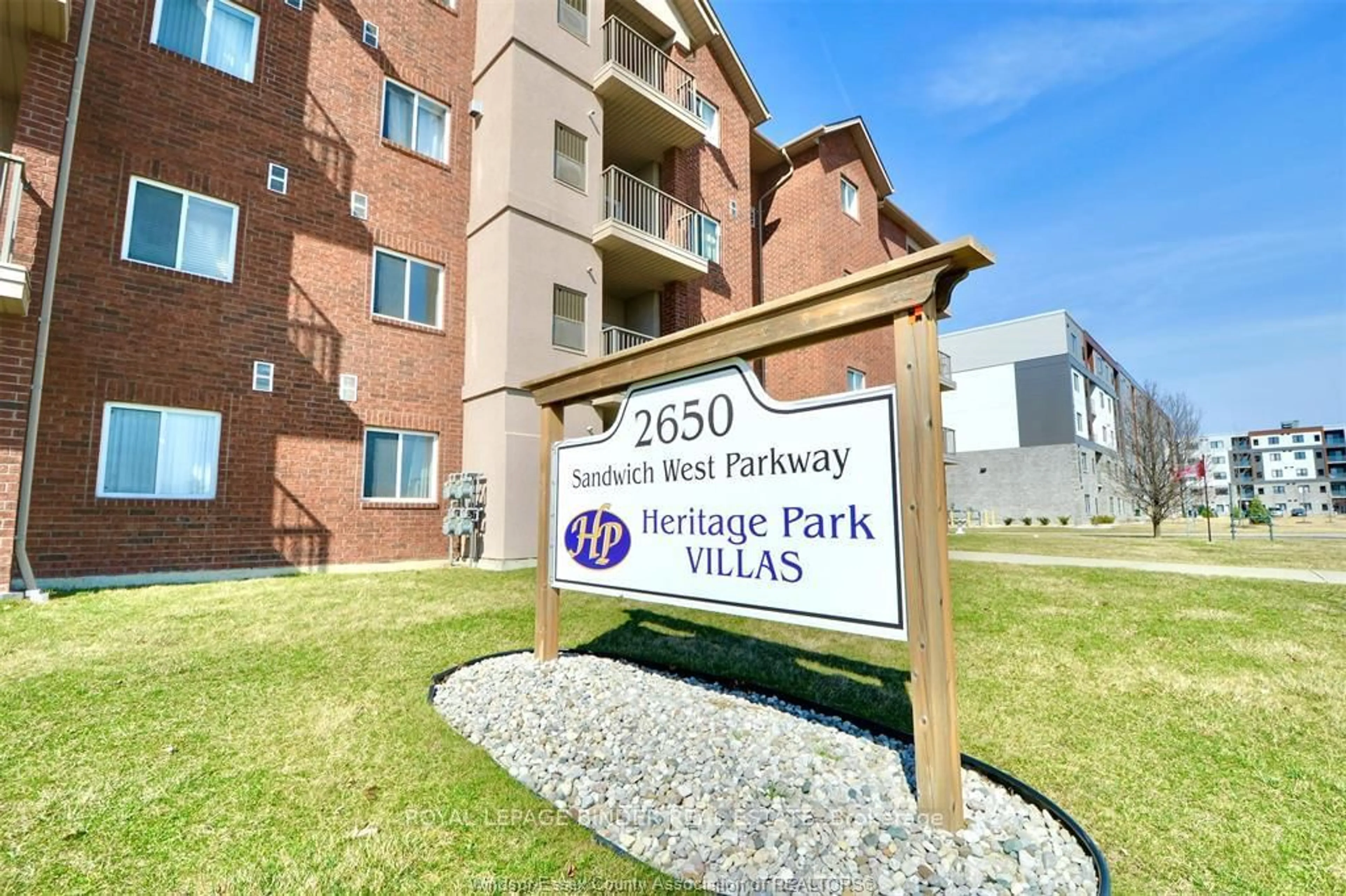 Indoor entryway for 2650 Sandwich Pkwy #107, LaSalle Ontario N9H 0A7