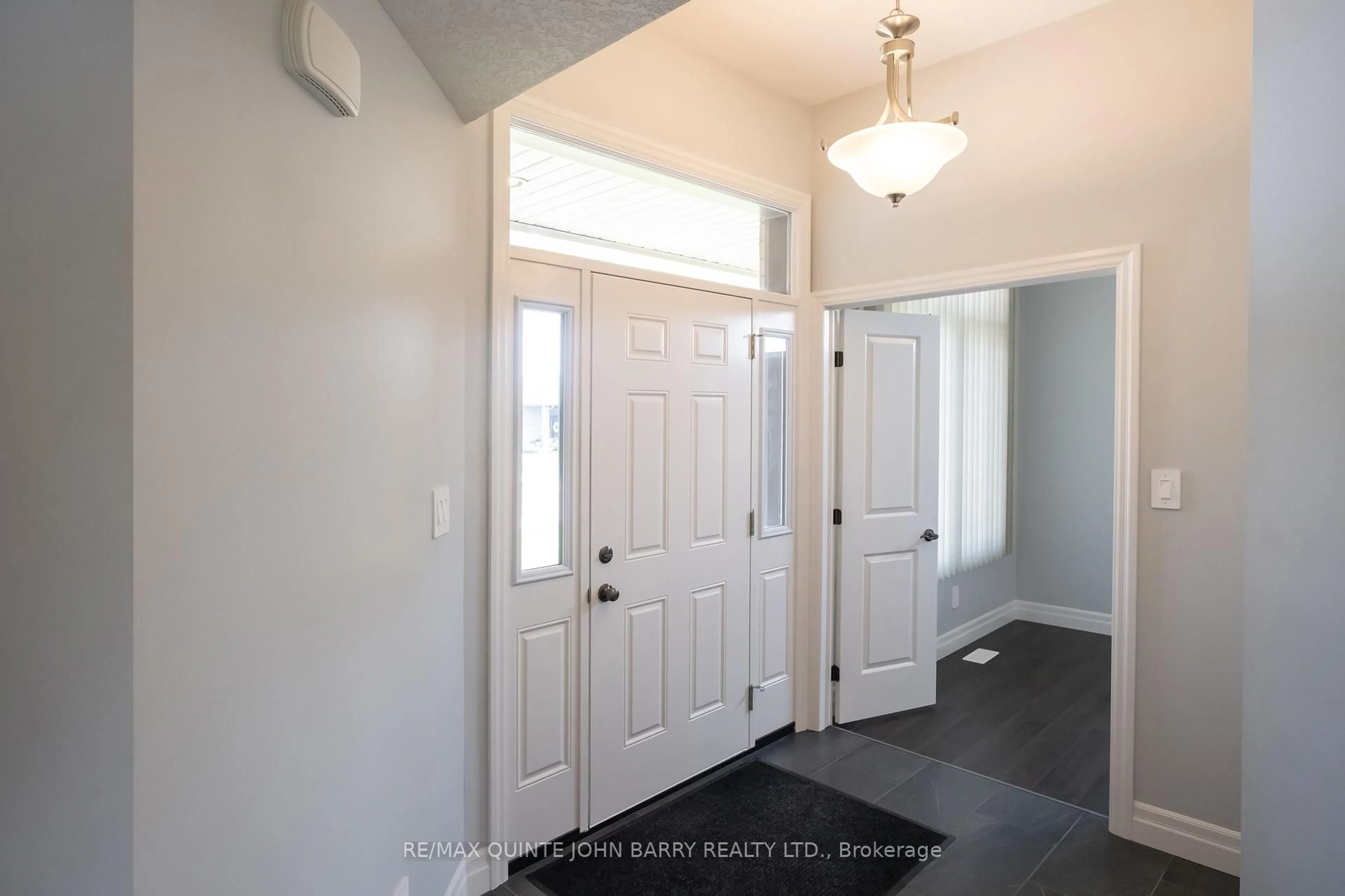 Indoor entryway for 49 Lanark Dr, Belleville Ontario K8N 0G8