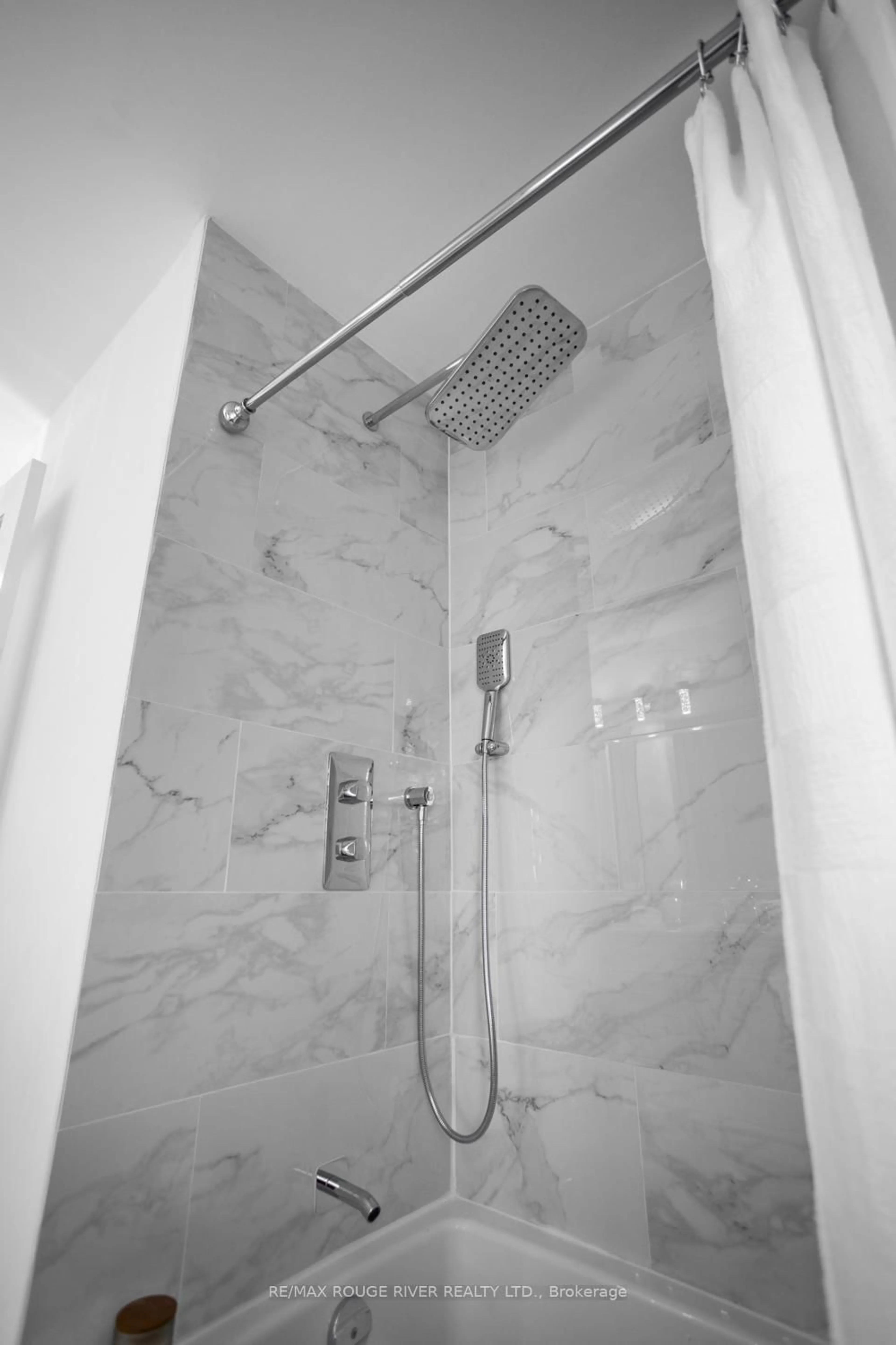 Contemporary bathroom, ceramic/tile floor for 27 Keller Dr, Belleville Ontario K8P 4B3