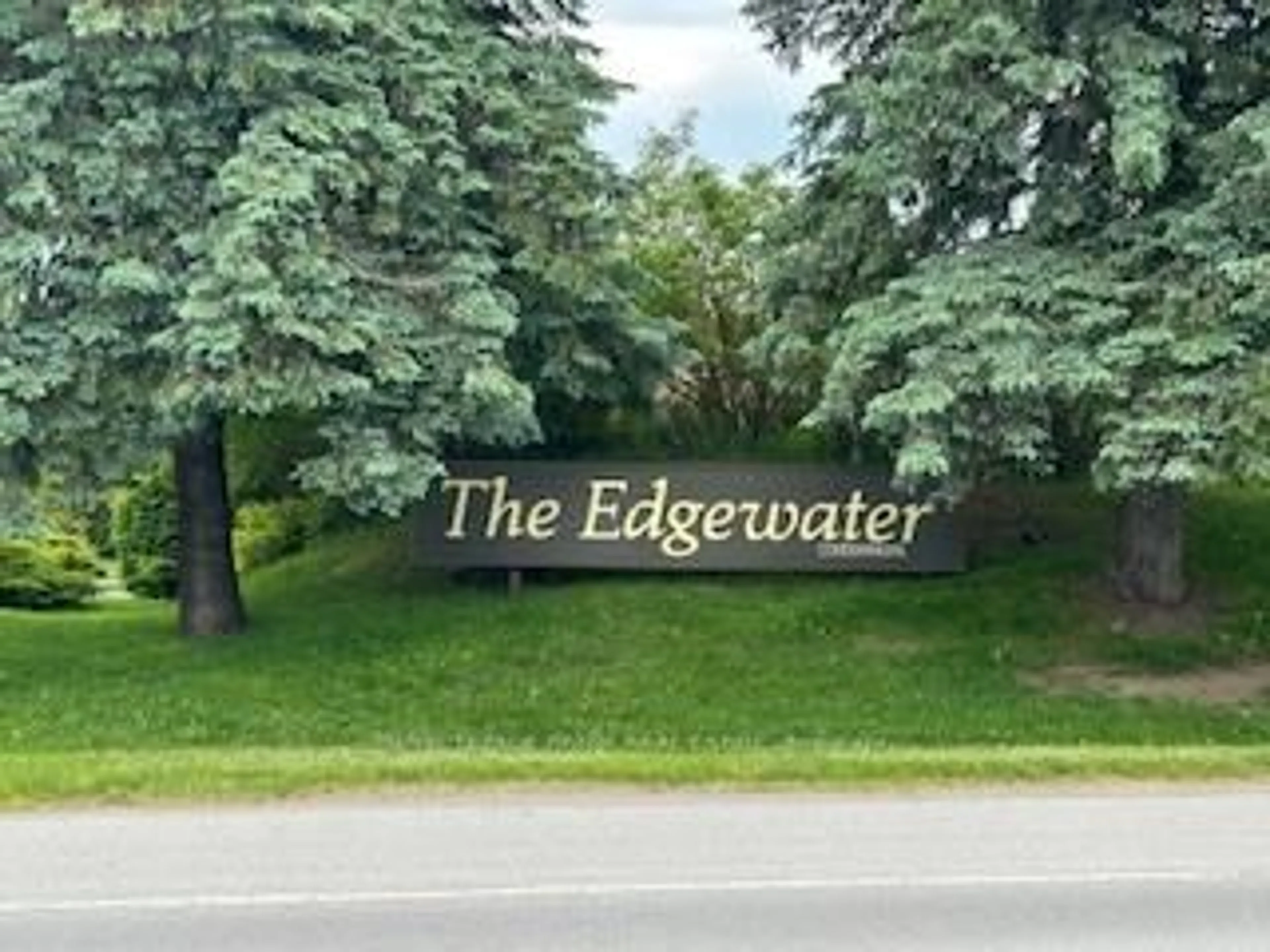 Indoor foyer for 200 East St #202, Kawartha Lakes Ontario K0M 1A0