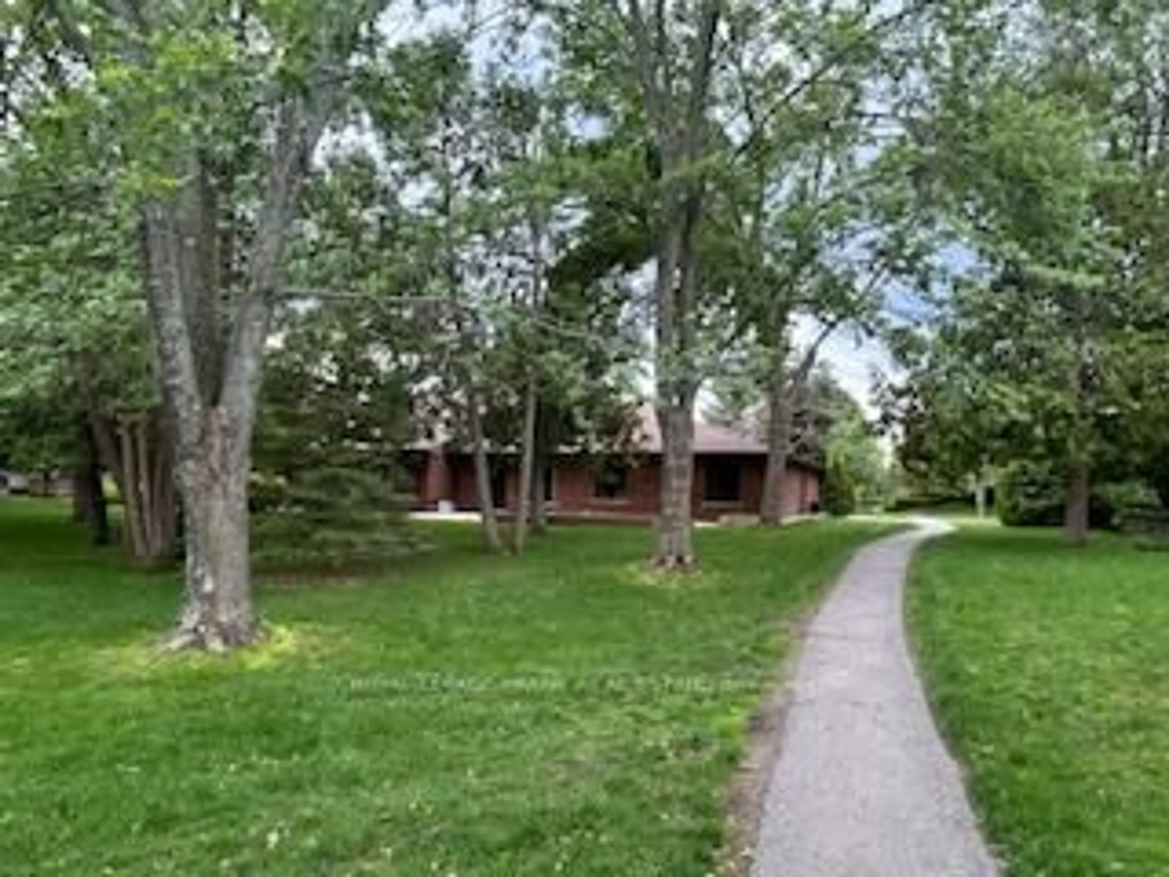 Unknown for 200 East St #202, Kawartha Lakes Ontario K0M 1A0