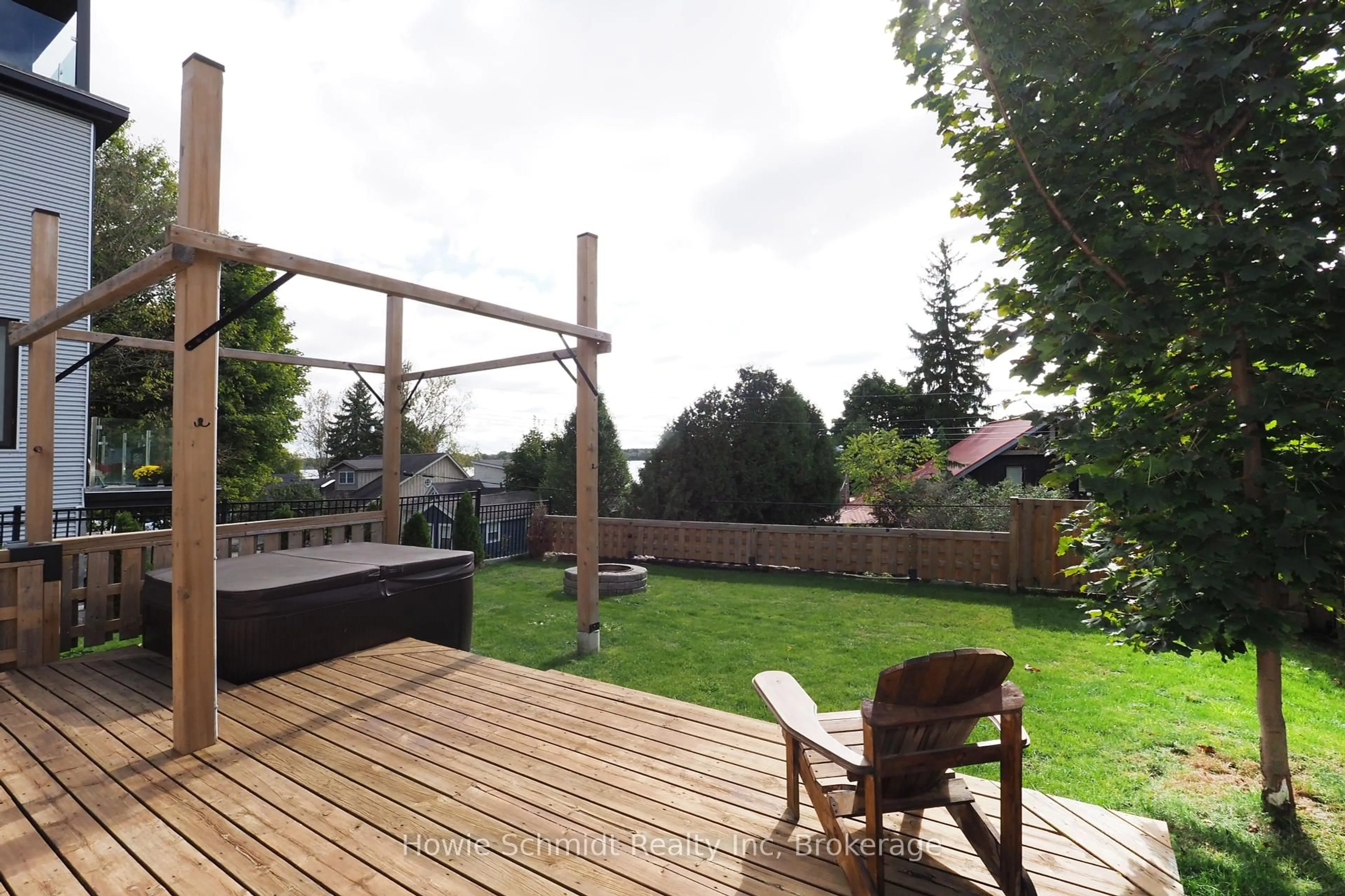 A pic from outside/outdoor area/front of a property/back of a property/a pic from drone, unknown for 50 Holly Tr, Puslinch Ontario N3C 2V4