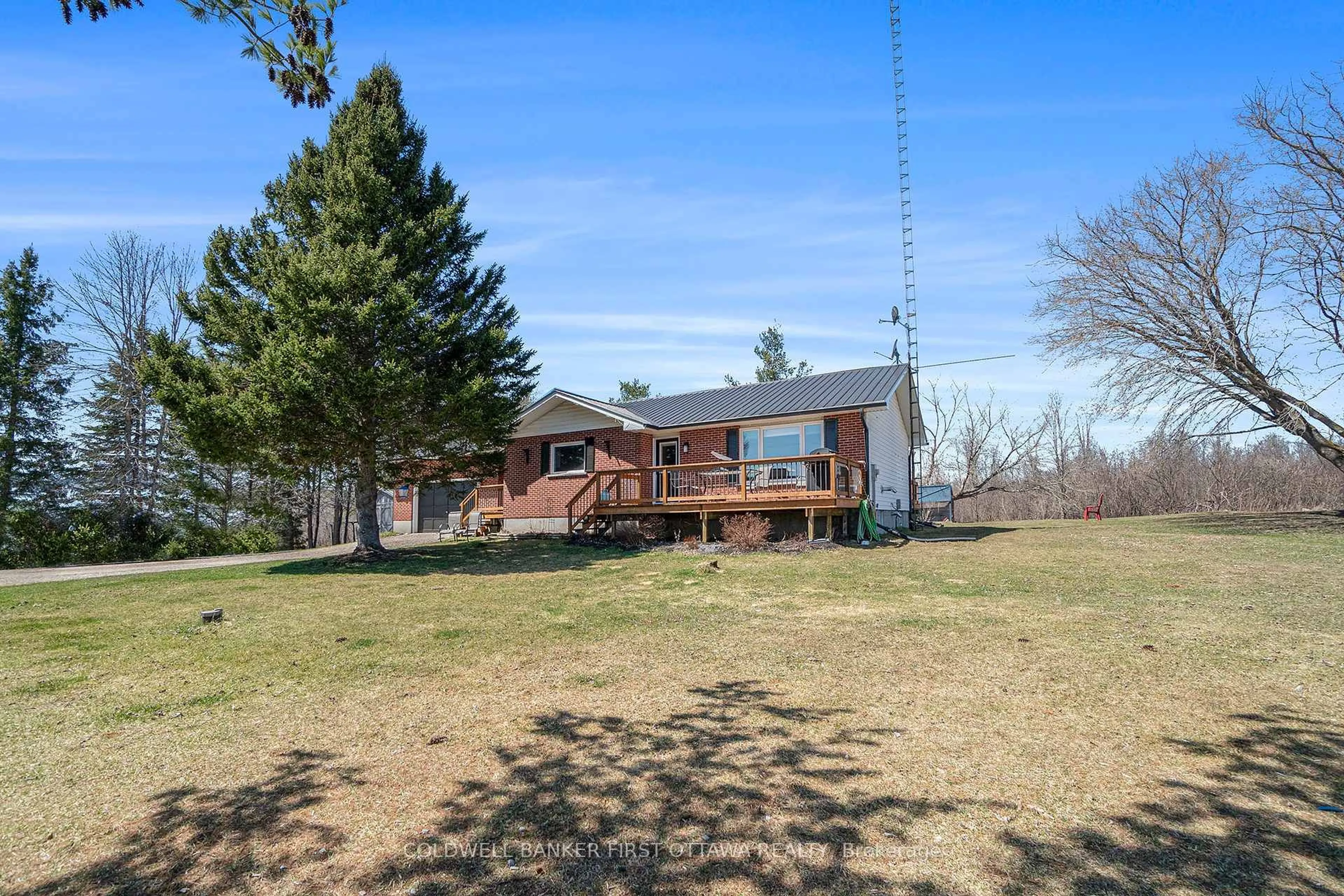 A pic from outside/outdoor area/front of a property/back of a property/a pic from drone, unknown for 3820 Scotch Line, Perth Ontario K7H 3C5