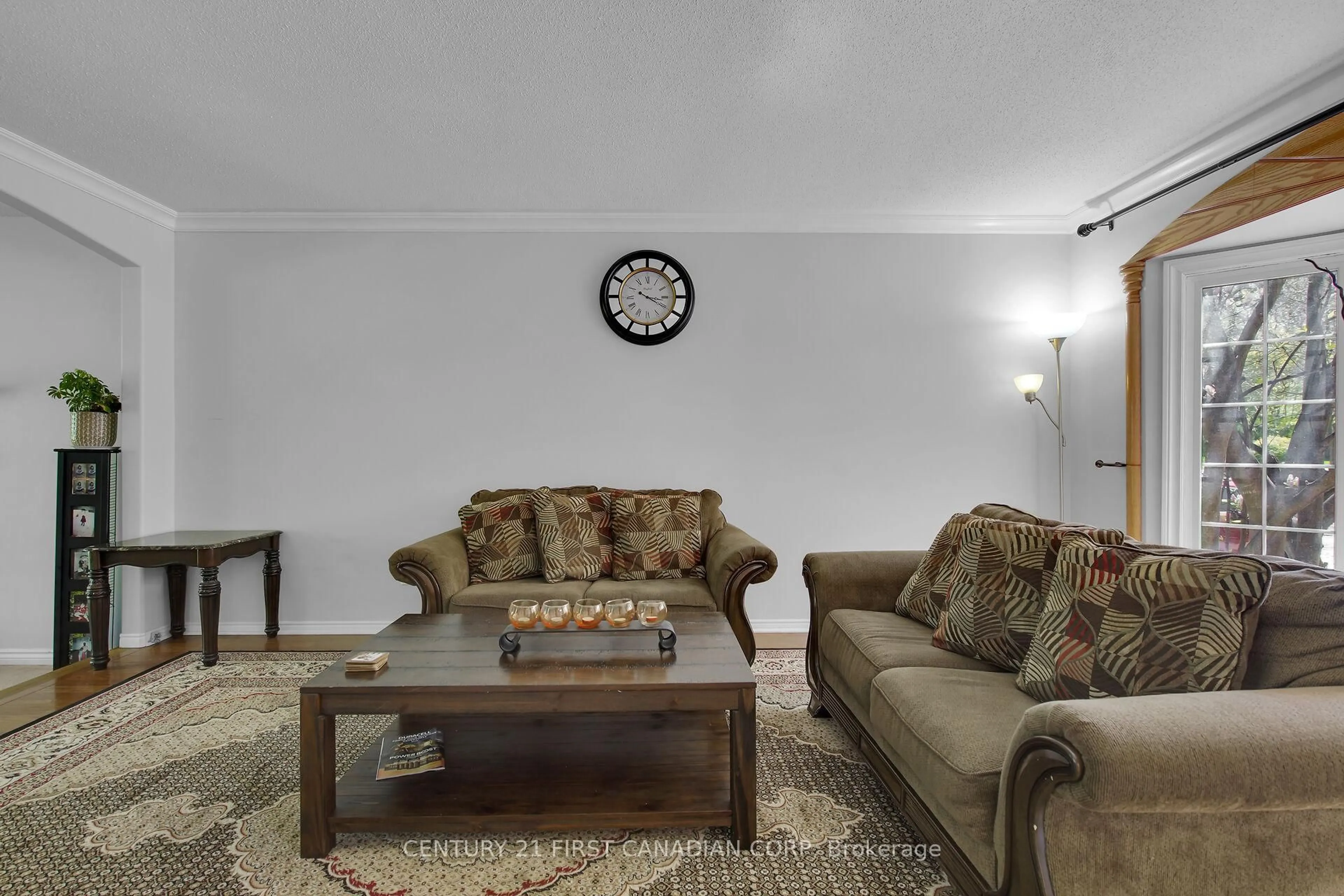 Living room with furniture, unknown for 66 Nanette Dr, London North Ontario N5X 3L4