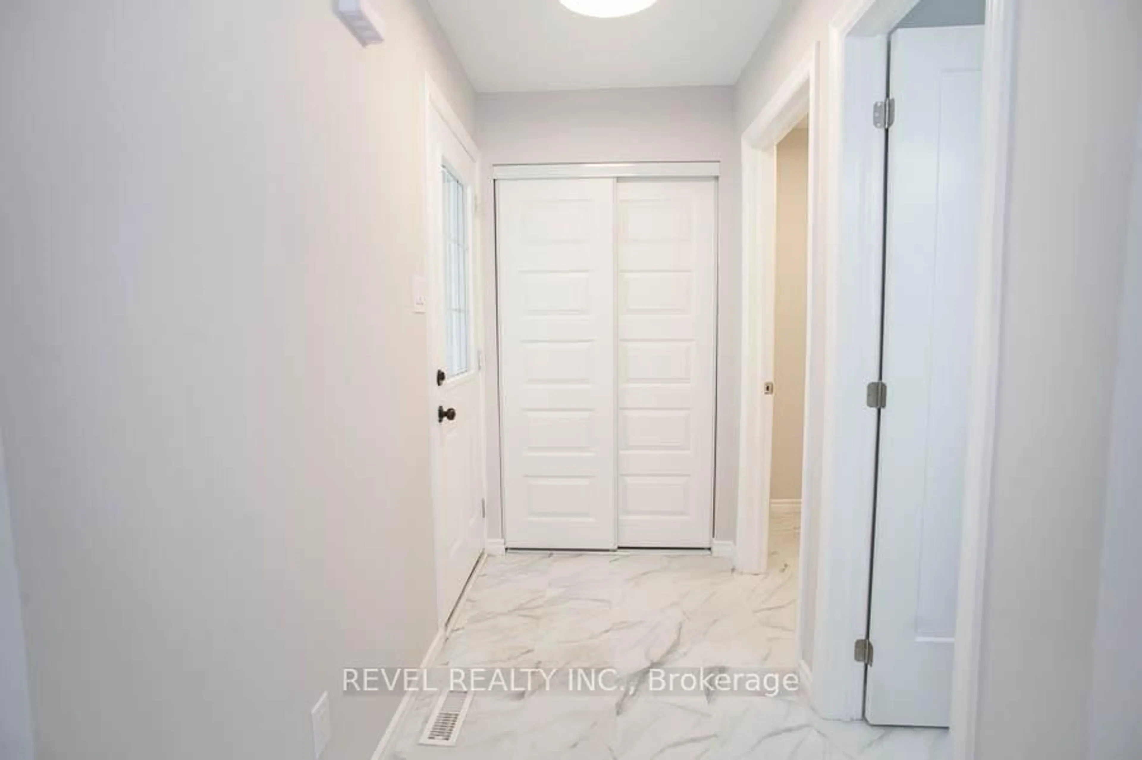 Indoor entryway for 93 D'Aubigny Rd, Brantford Ontario N3T 6J3