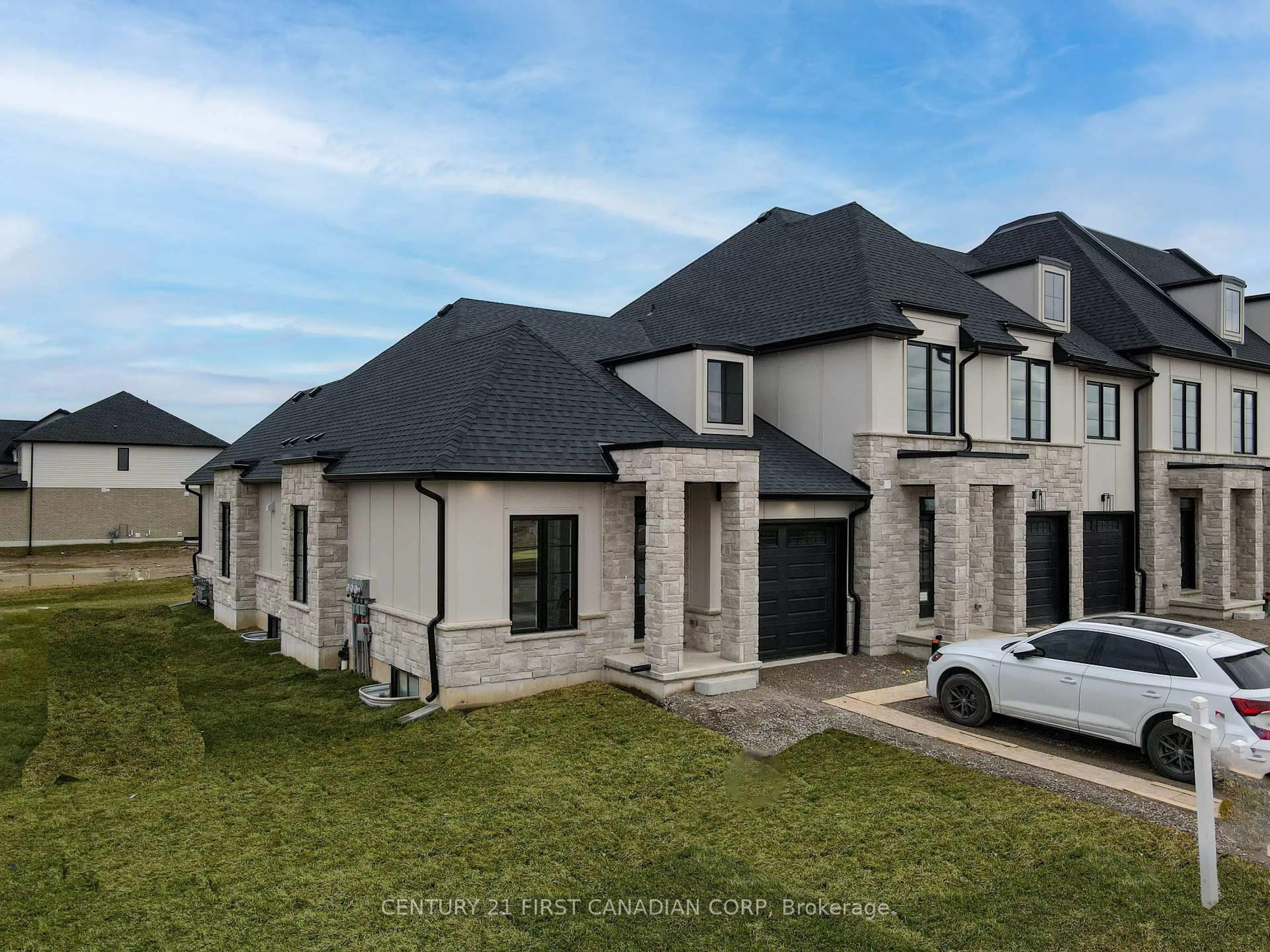 A pic from outside/outdoor area/front of a property/back of a property/a pic from drone, street for 6694 Hayward Dr, London South Ontario N6P 0H7