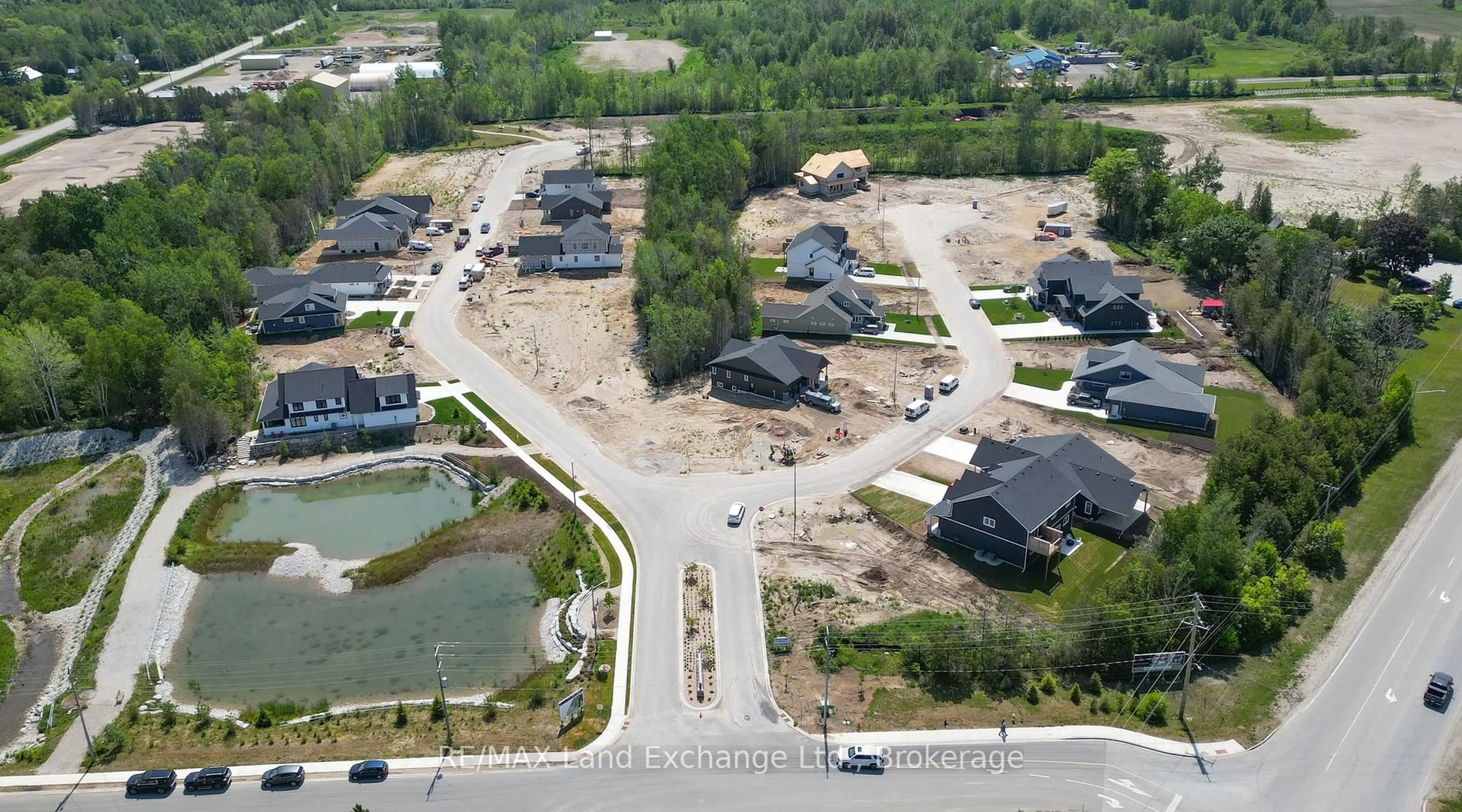 A pic from outside/outdoor area/front of a property/back of a property/a pic from drone, street for 25 LAKEFOREST Dr, Saugeen Shores Ontario N0H 2L0