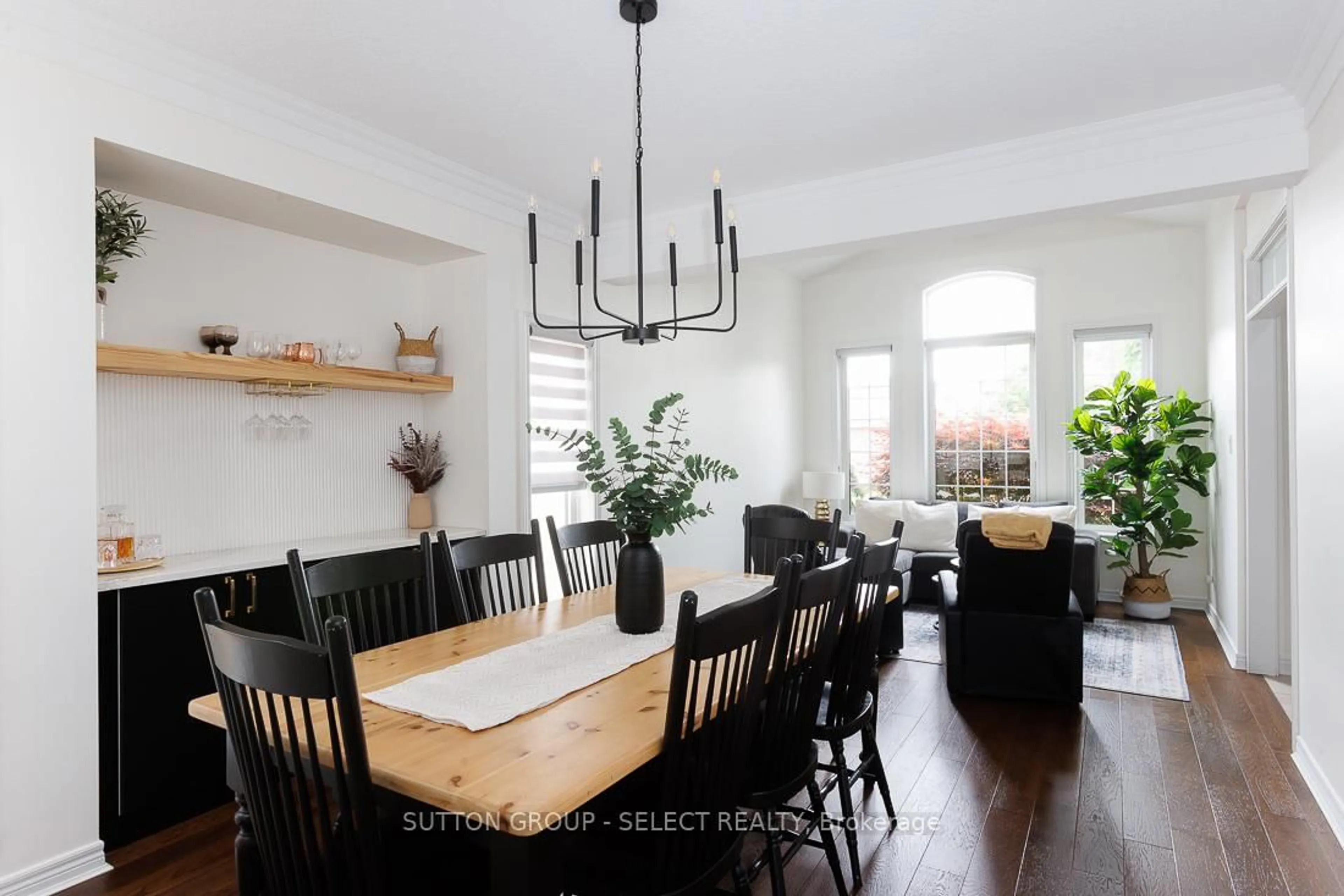 Dining room, wood/laminate floor for 382 Plane Tree Dr, London North Ontario N6G 5J4