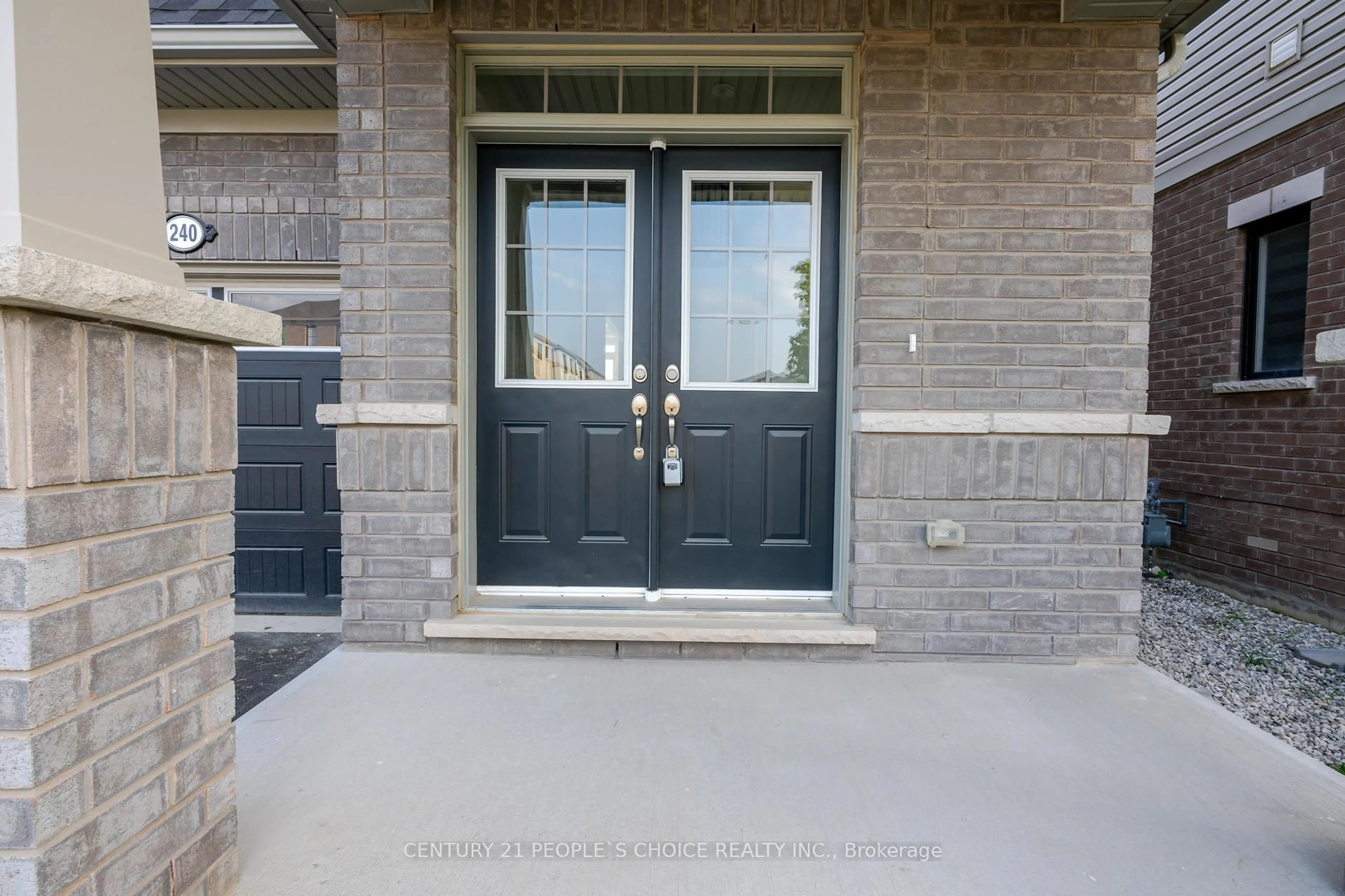 Indoor entryway for 240 Elliot Ave, Centre Wellington Ontario N1M 0J8